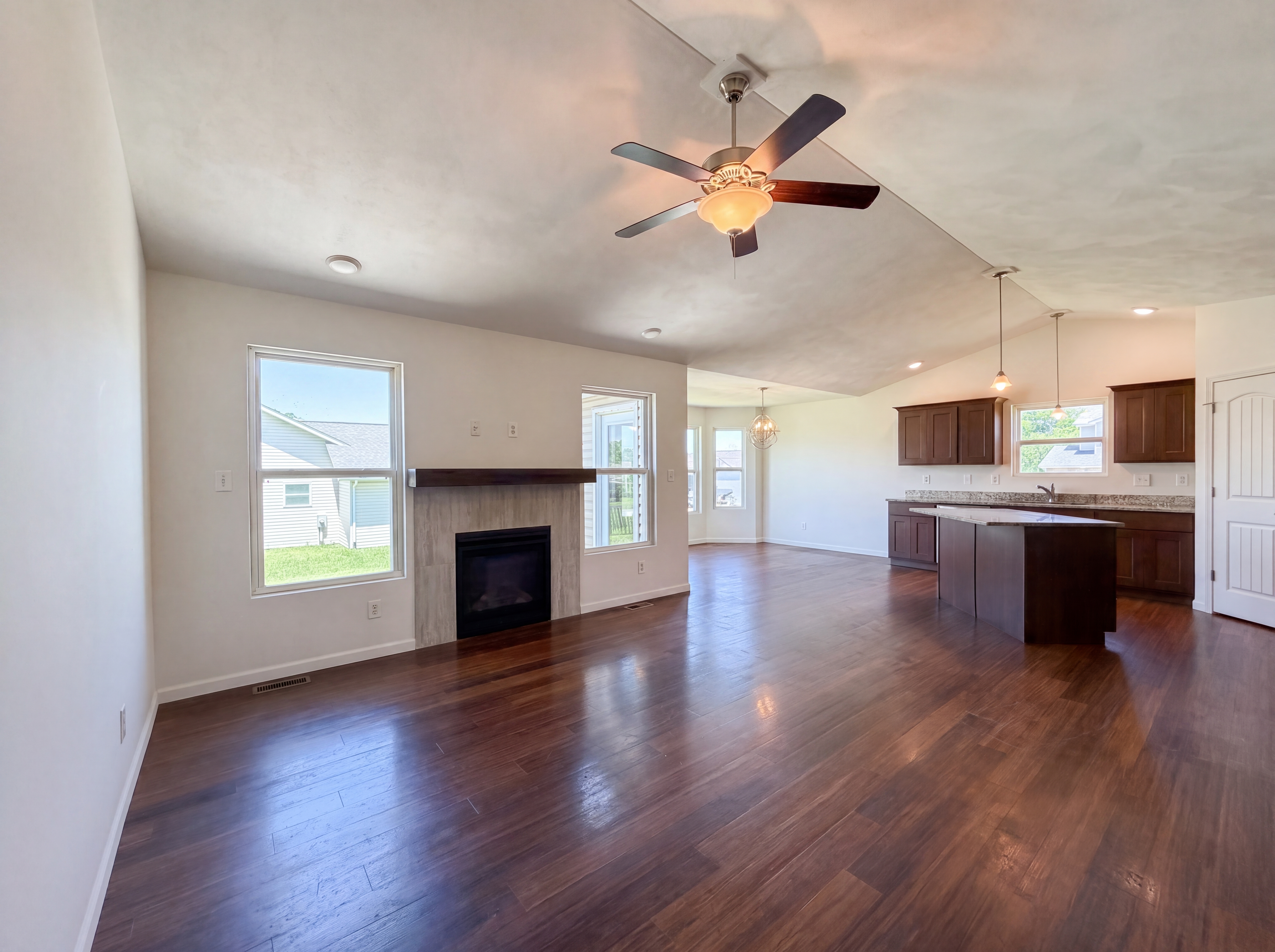Photo 8 of 22 of 7932 Laurel Flats Dr, Caseyville, IL