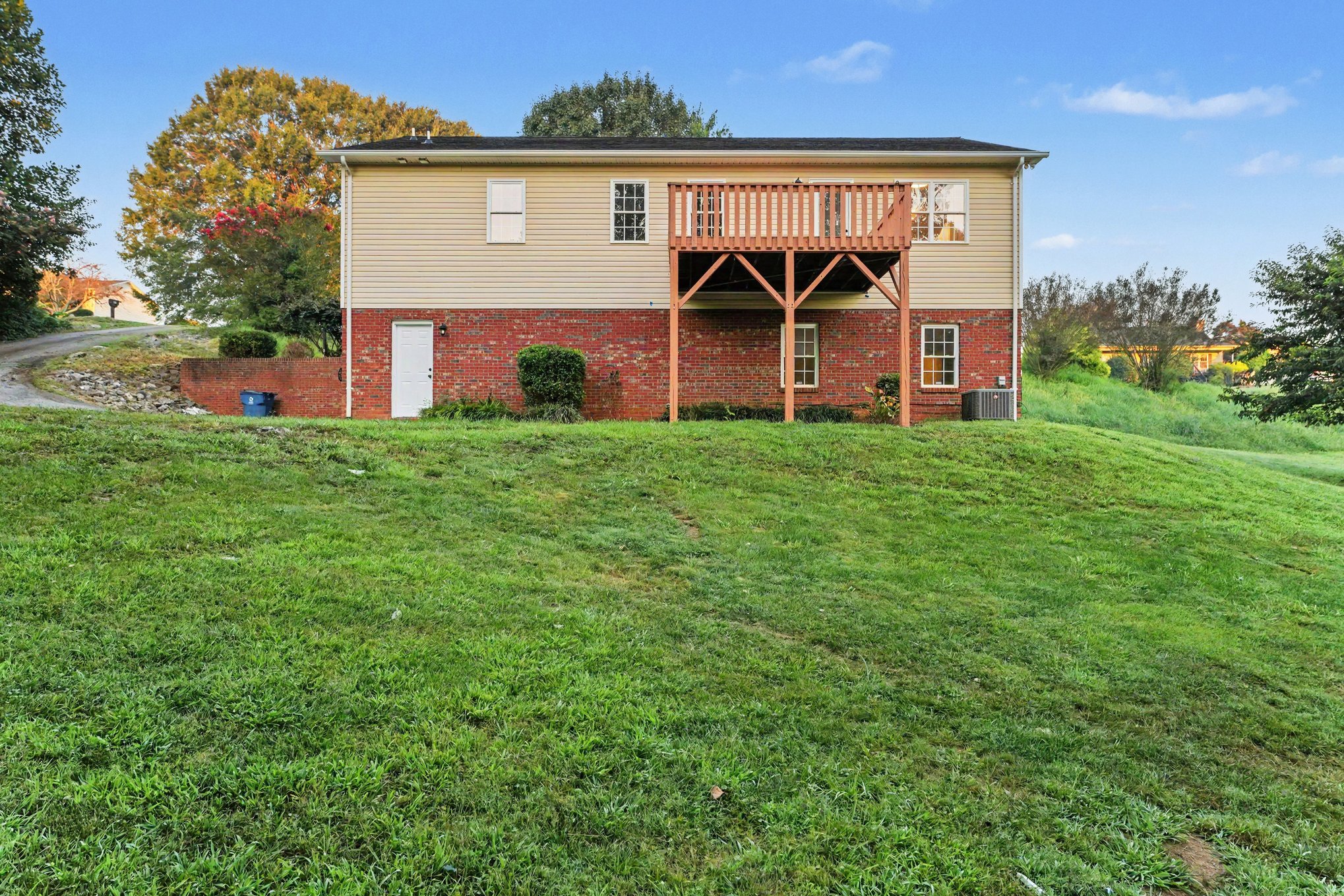 Photo 5 of 17 of 4750 Dalena Dr, Claremont, NC