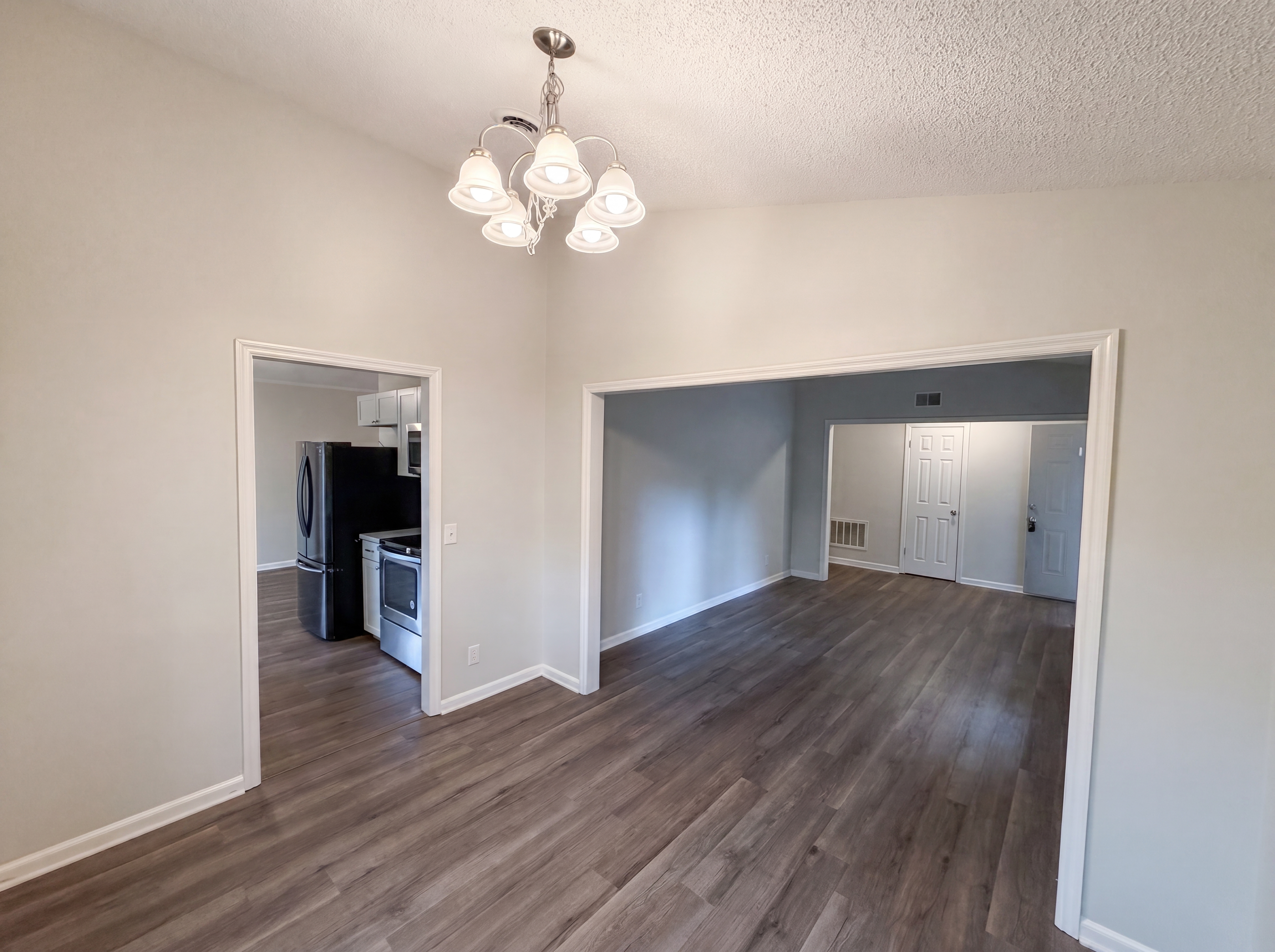 Photo 10 of 22 of 1820 Chantilly Dr, Columbia, SC