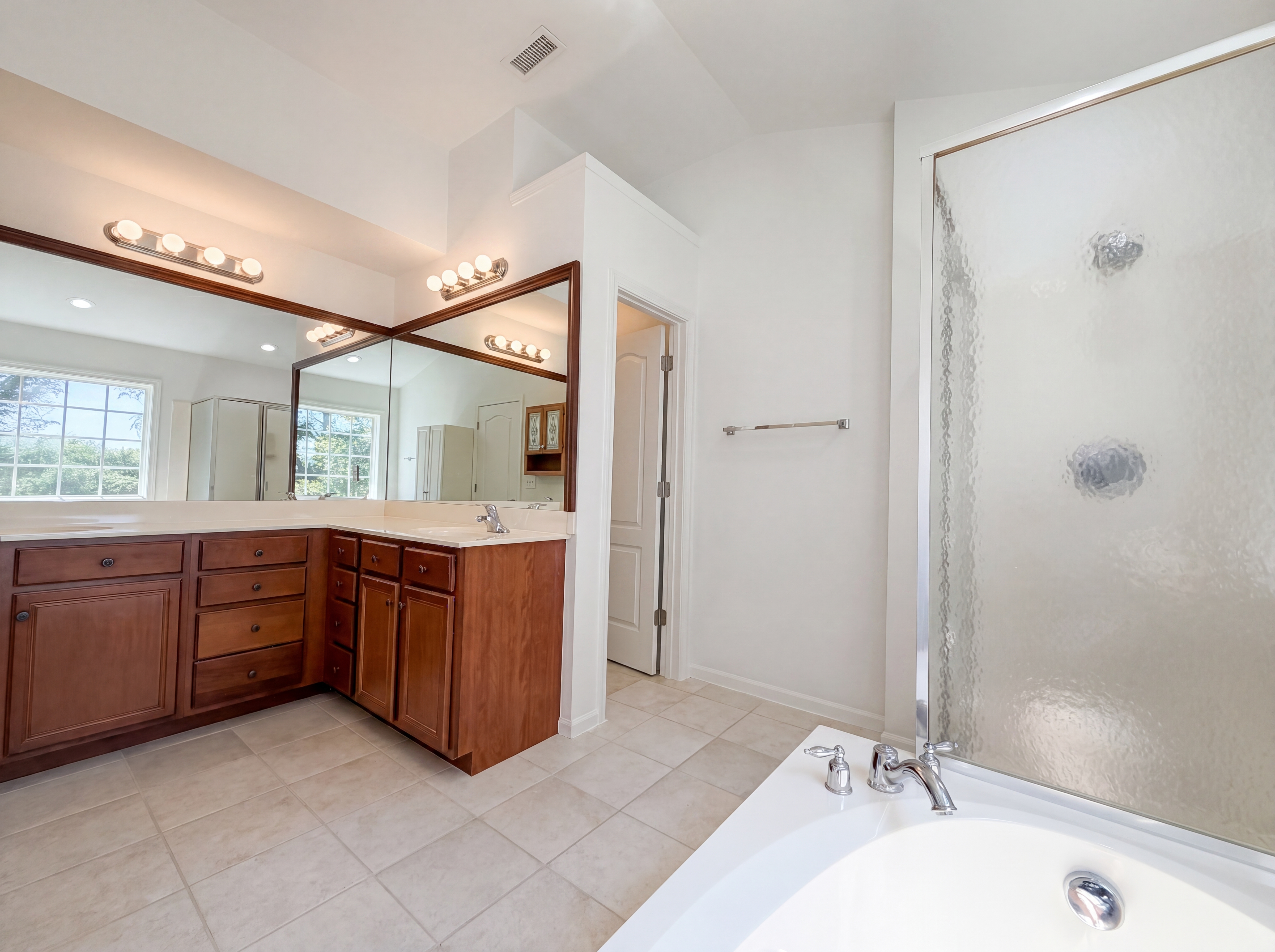 Photo 13 of 23 of 3064 Imperial Oaks Dr, Raleigh, NC