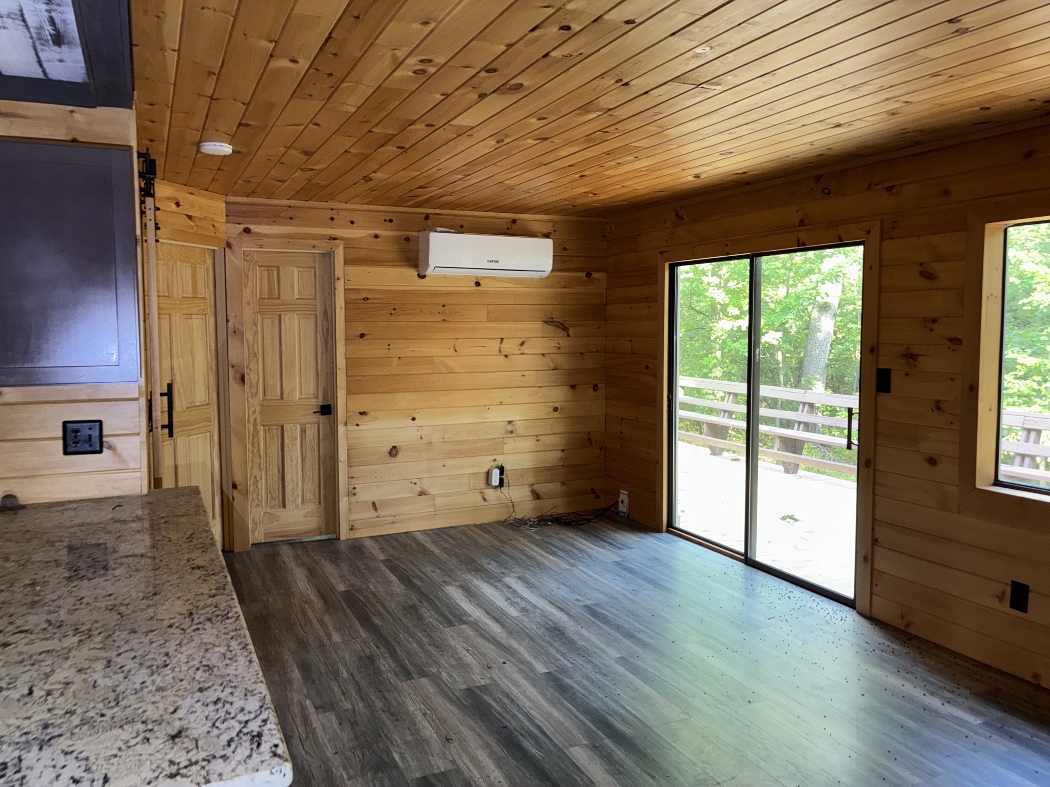 Photo 8 of 23 of 816 Hilltop Ln, Mount Jackson, VA
