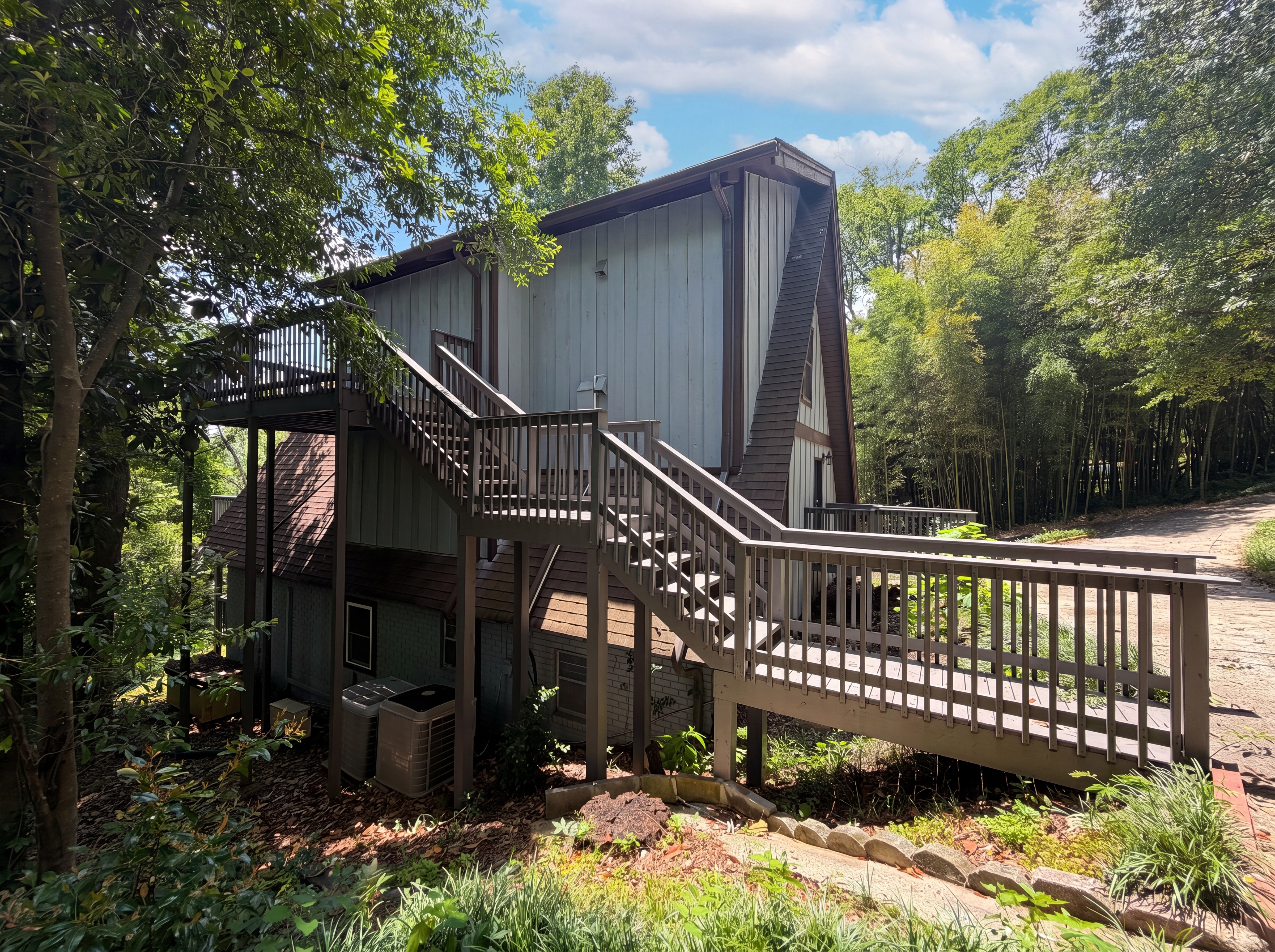 Photo 21 of 27 of 2801 Shades Crest Rd, Vestavia Hills, AL