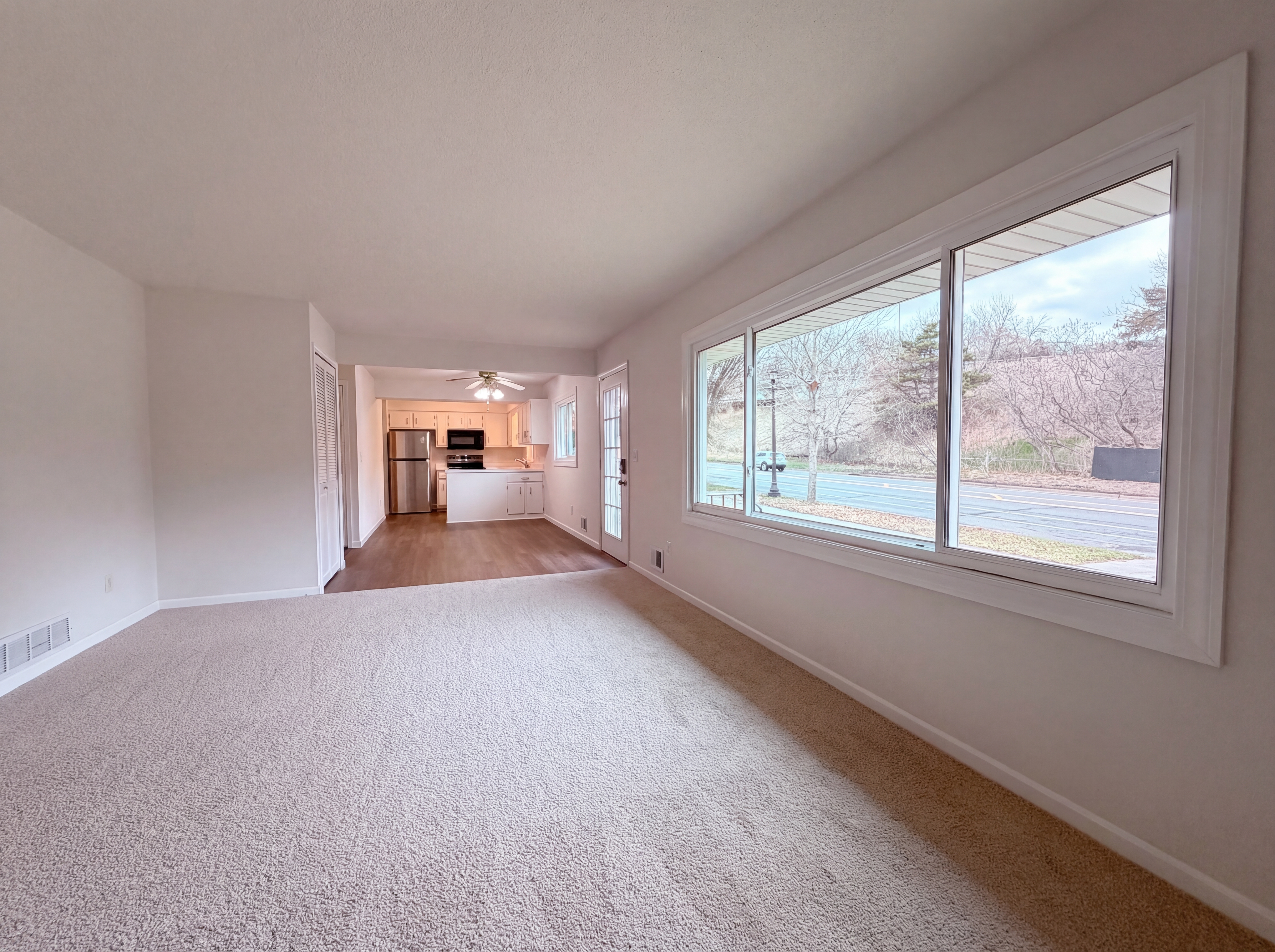 Photo 3 of 22 of 932 Jefferson Ave, St. Paul, MN