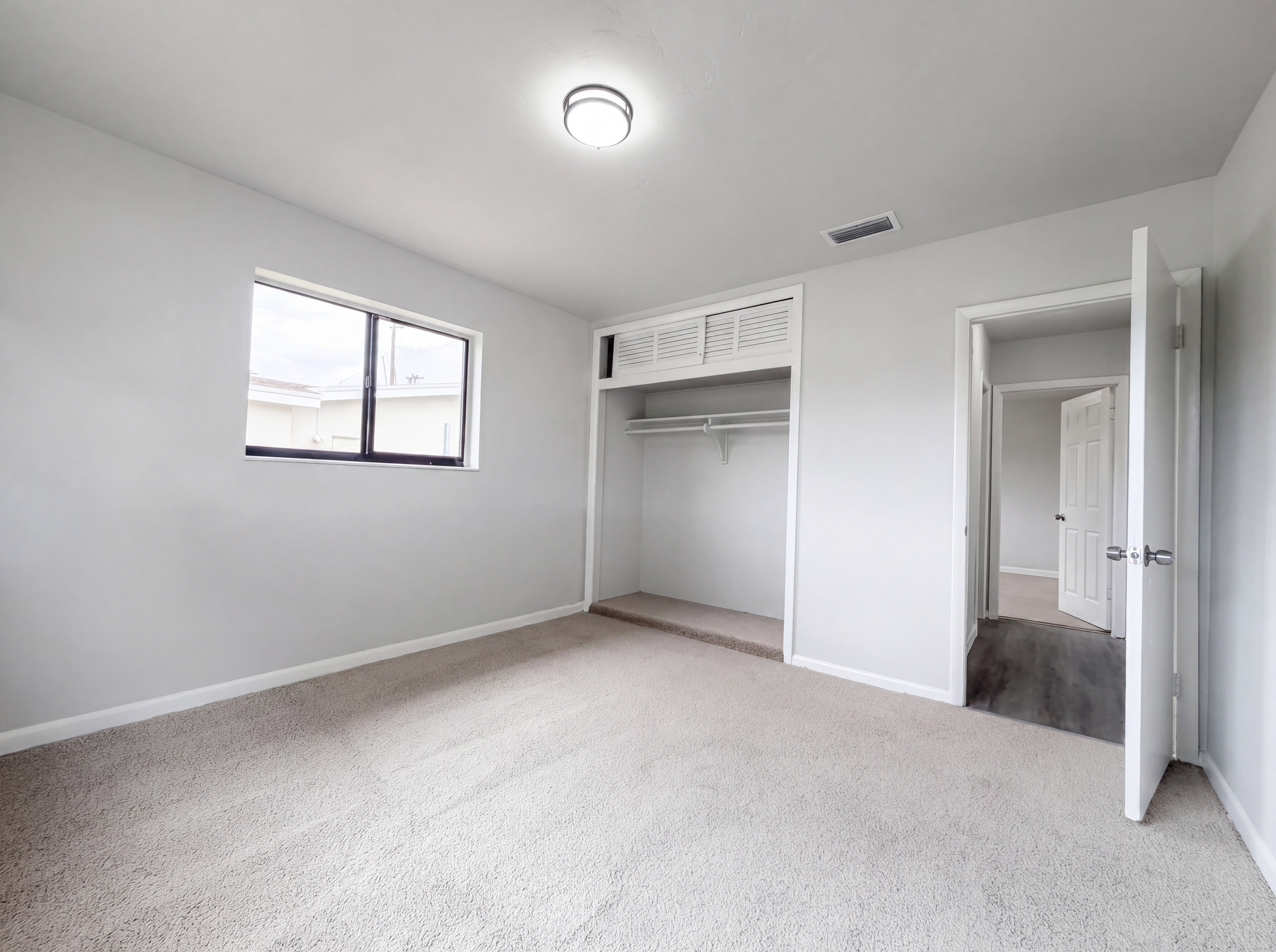Photo 14 of 19 of 820 NW 78th Ave, Pembroke Pines, FL