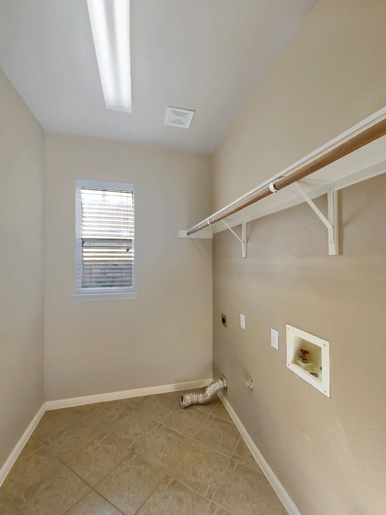Photo 11 of 35 - 7900 Menler Dr, Austin, TX 78735