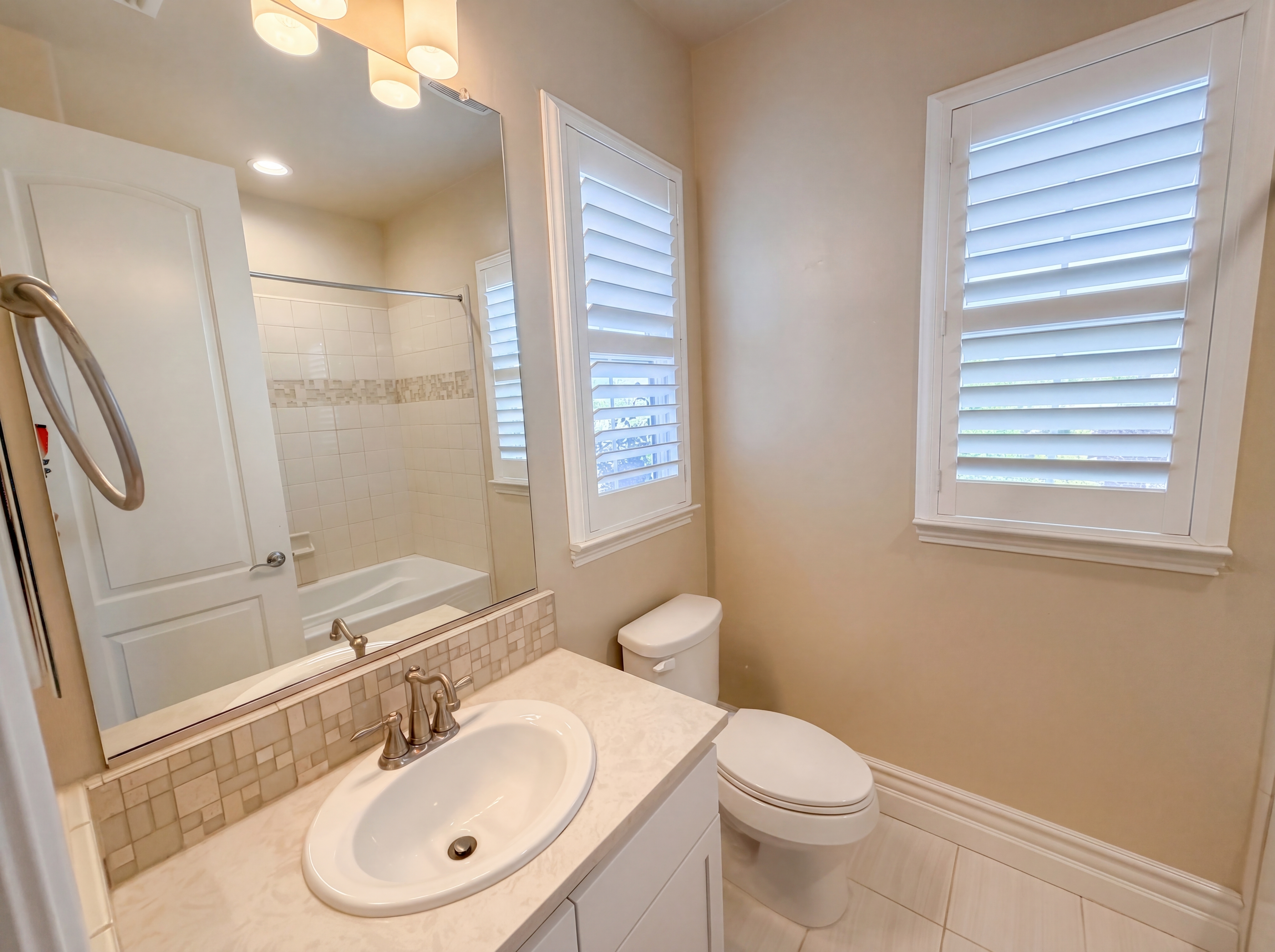 Photo 31 of 36 of 5601 Lakepointe Dr, Rocklin, CA