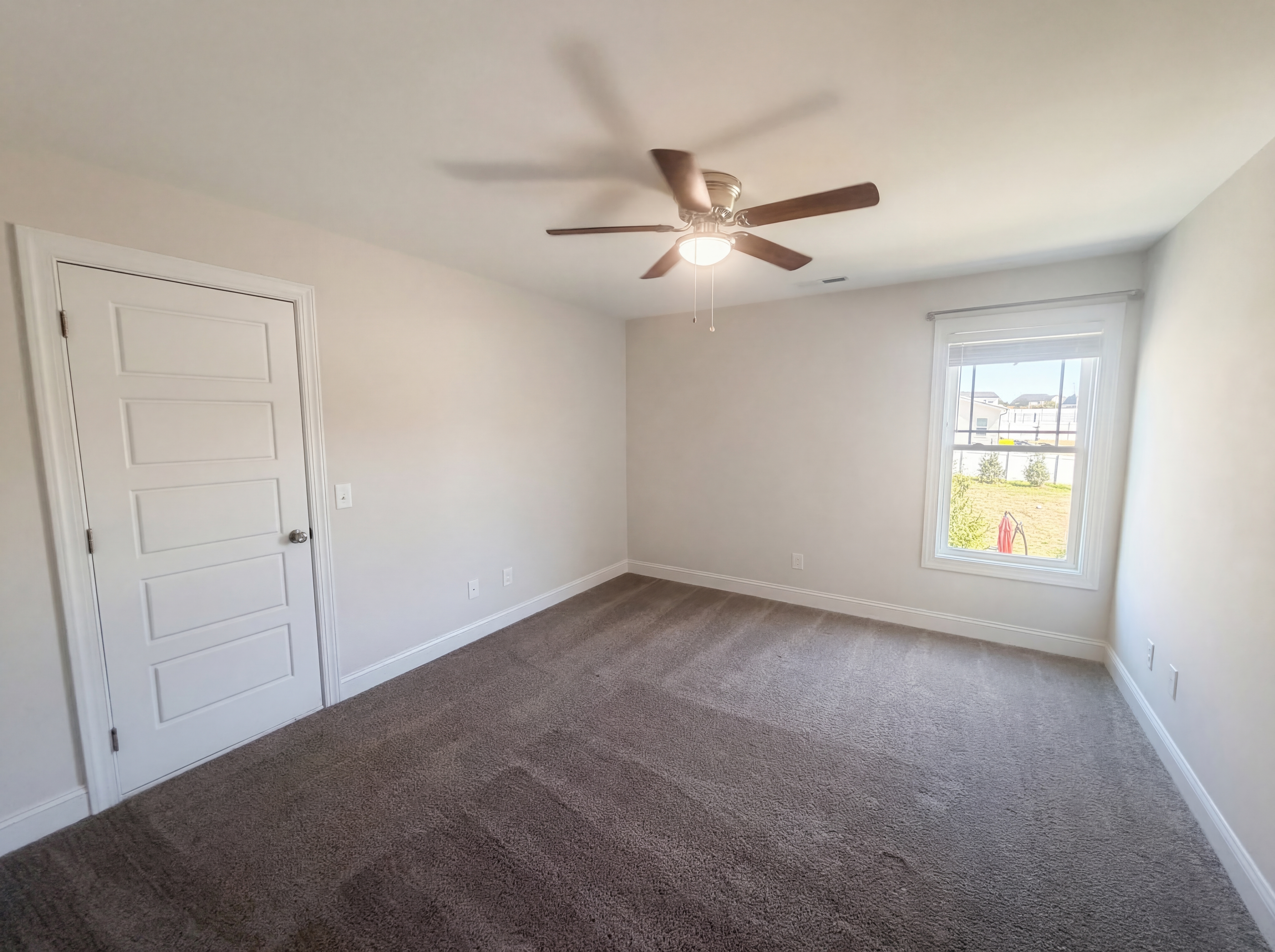 Photo 15 of 21 of 333 Oakhaven Dr, Holly Springs, NC