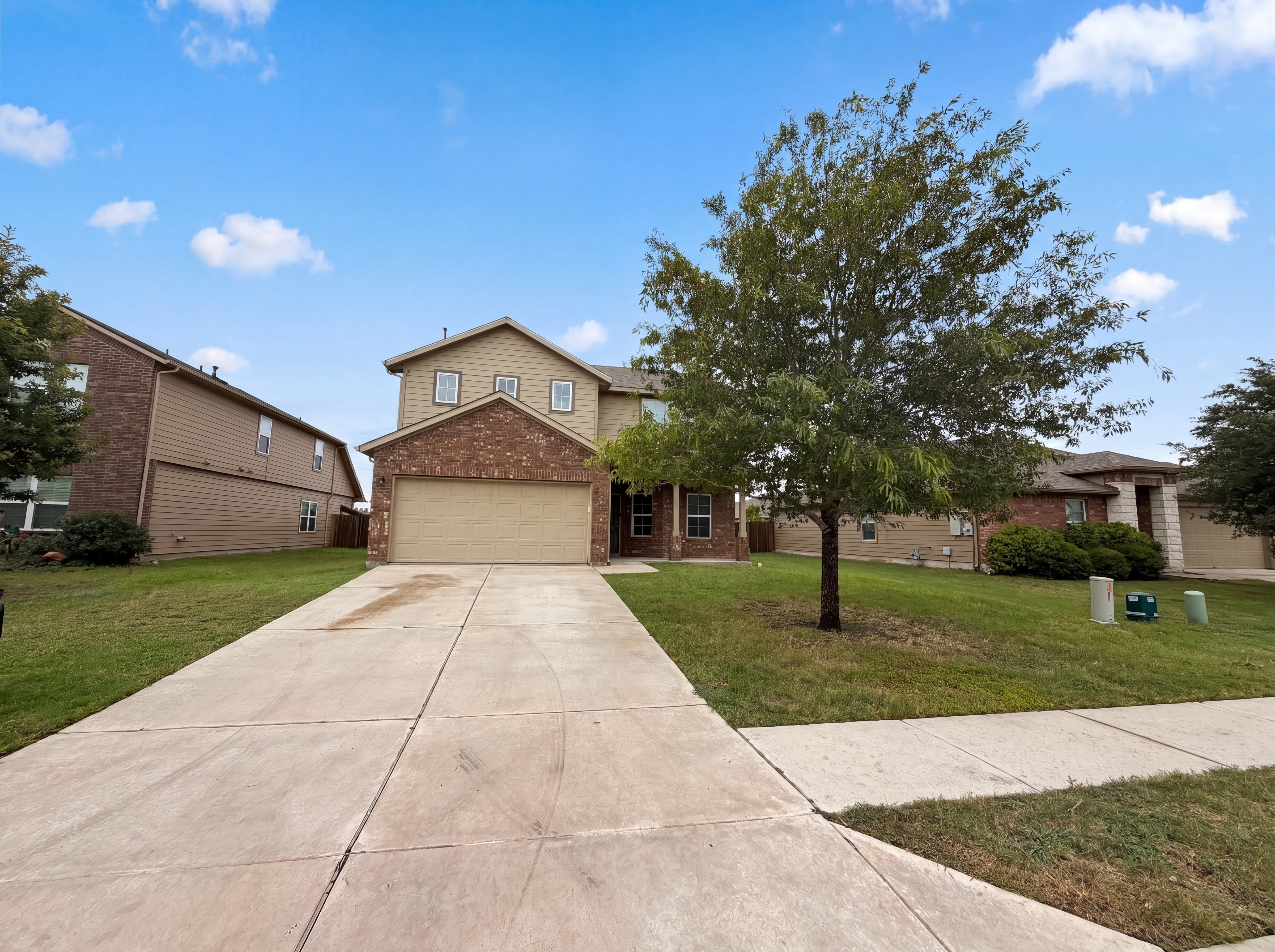 Photo 20 of 23 of 706 Luna Vista Dr, Hutto, TX