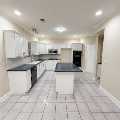 Property photo 2 of 3805 Lenna Dr