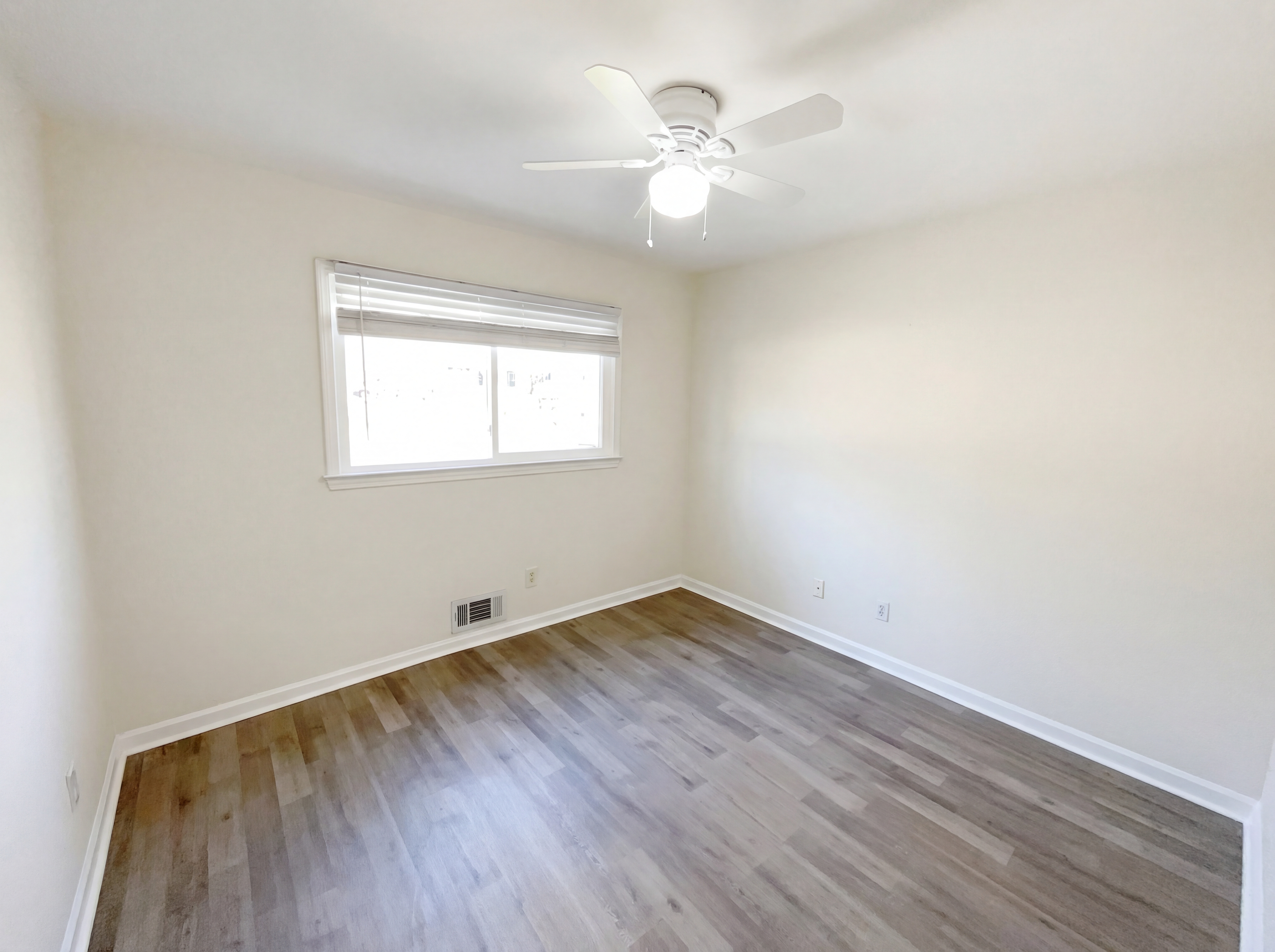 Photo 10 of 19 of 167 Bridgewood Dr SE, Conyers, GA