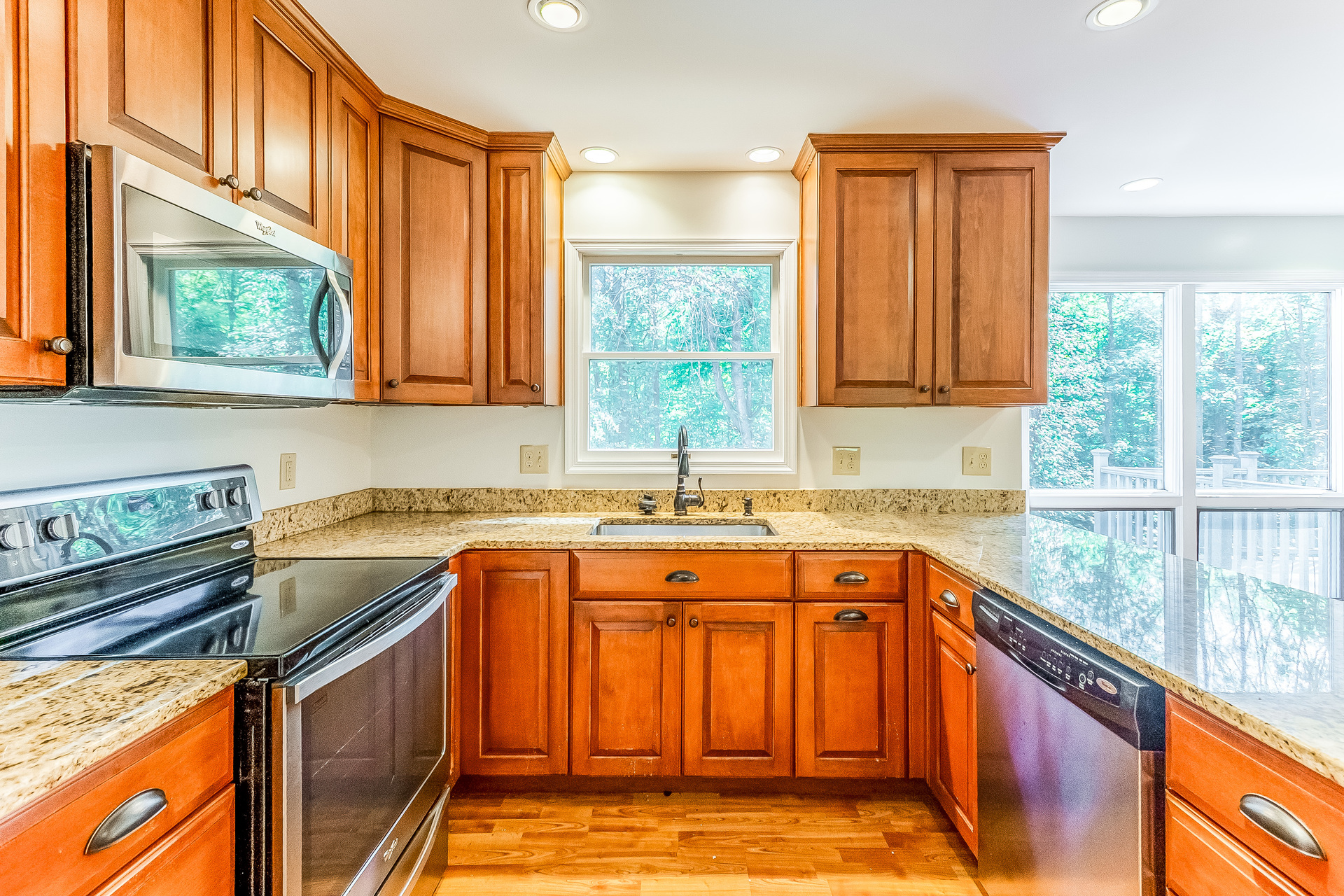 Photo 21 of 31 of 15074 Barkwood Dr, Woodbridge, VA