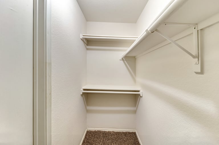 Photo 16 of 26 - 905 Sharp Dr, Cedar Hill, TX 75104