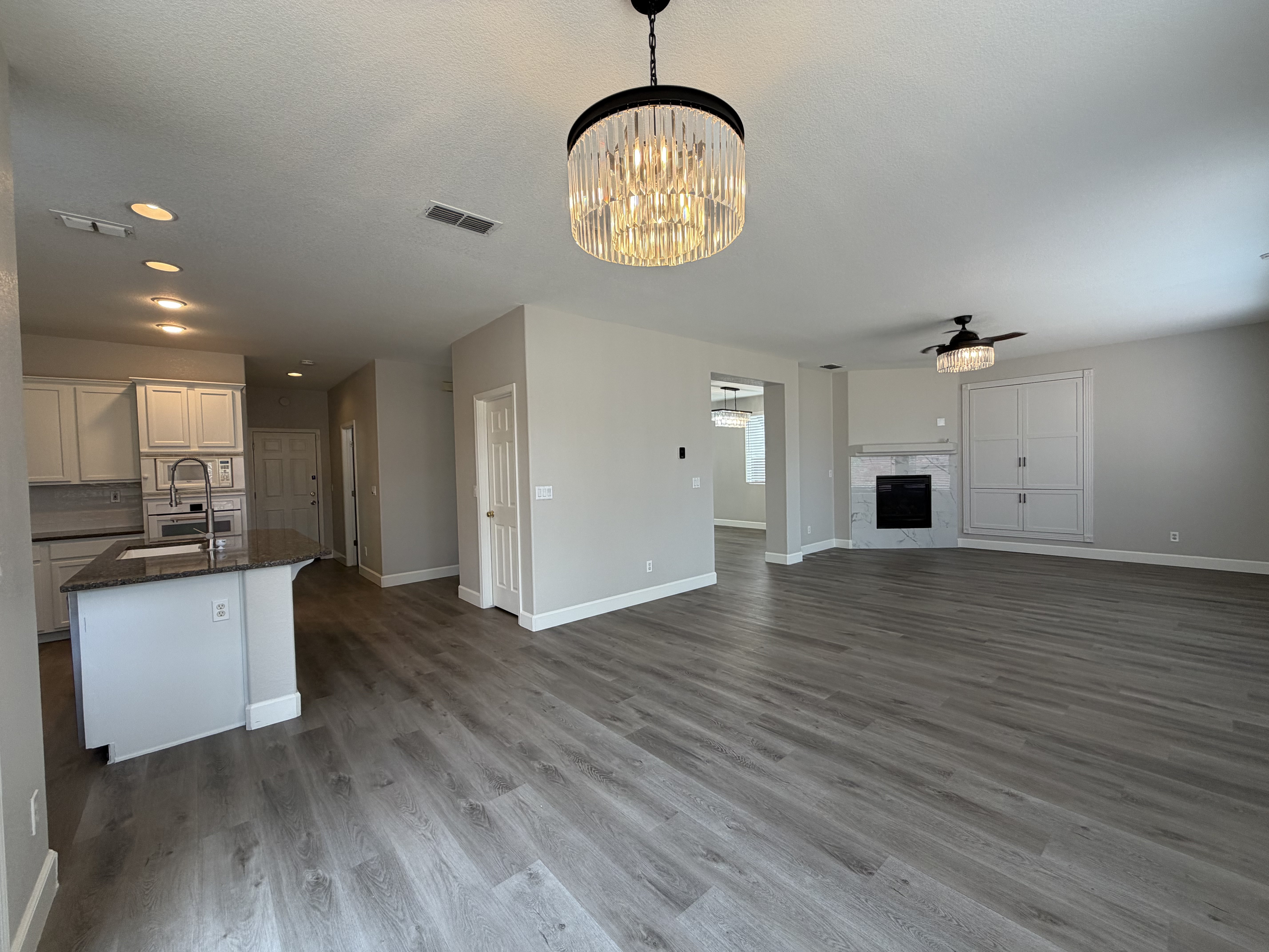 Photo 14 of 35 of 2571 Cantara Ct, Sacramento, CA