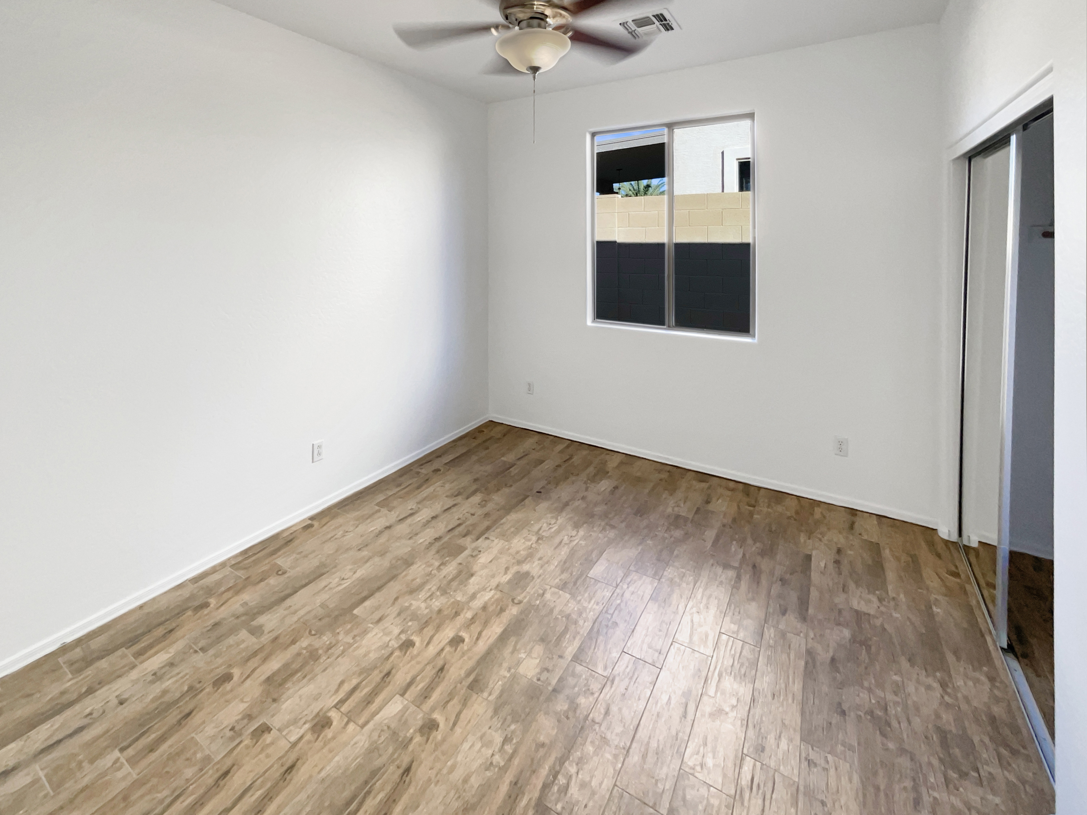 Photo 17 of 27 of 18184 W Desert Blossom Dr, Goodyear, AZ