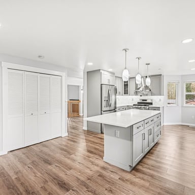 Property photo 2 of 21016 68th Street Ct E