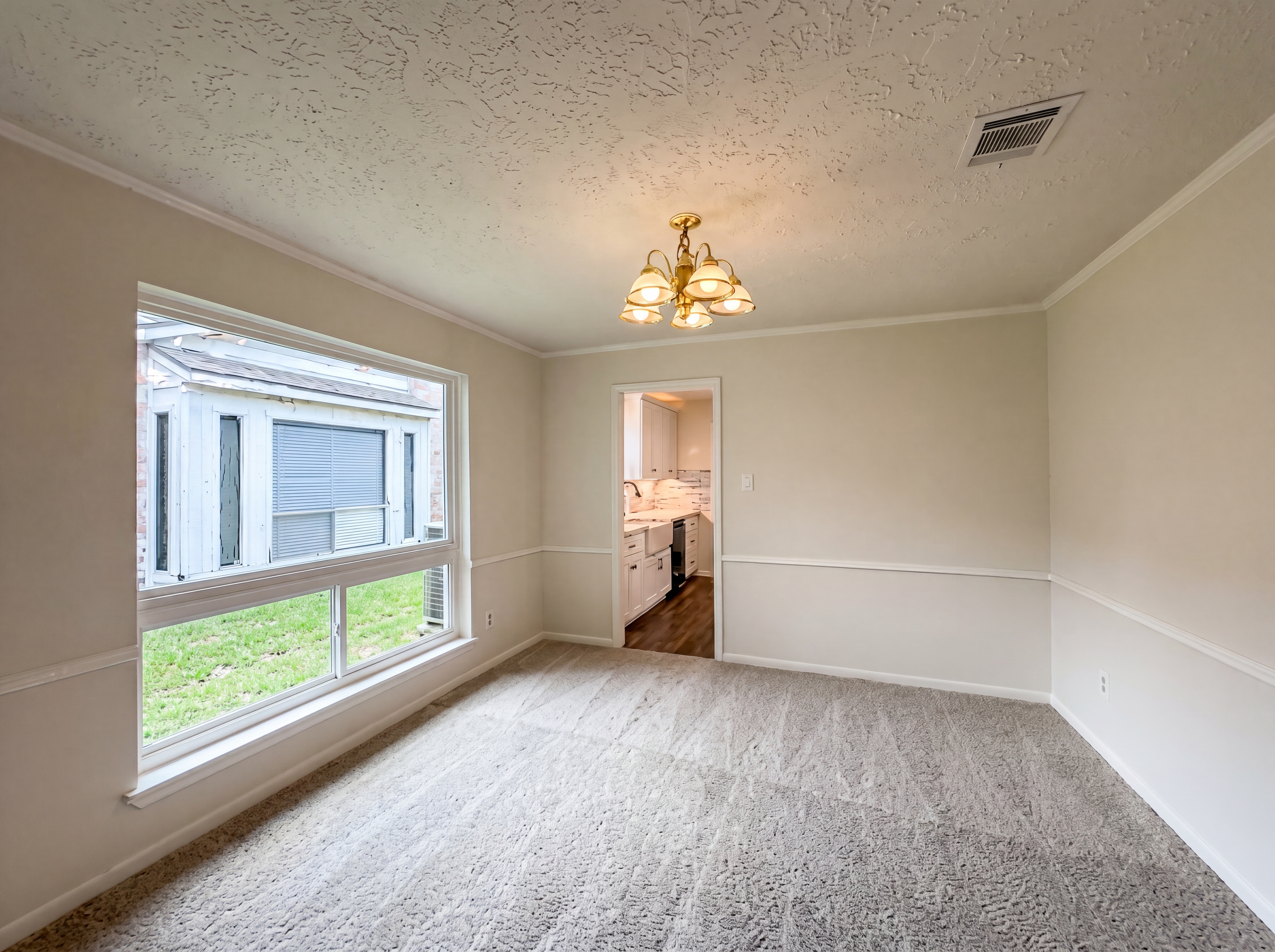Photo 7 of 18 of 2503 Whispering Springs Dr, Spring, TX