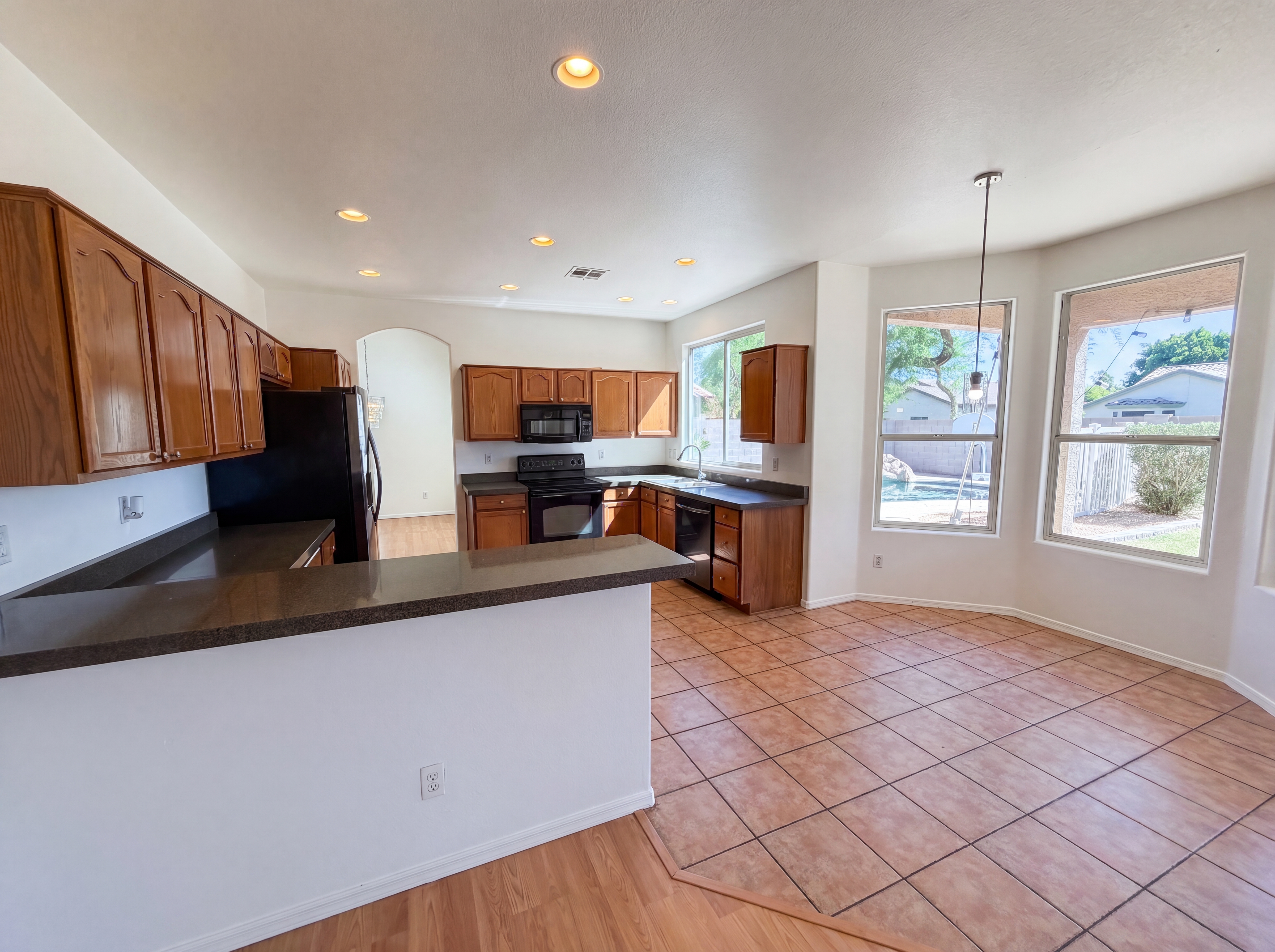 Photo 2 of 38 of 2133 S Nielson St, Gilbert, AZ