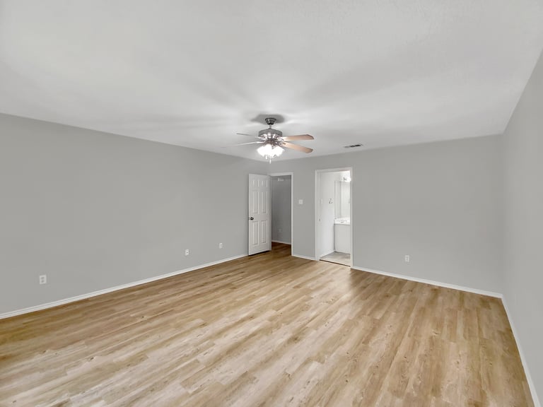 Photo 16 of 28 - 4803 Alta Loma Dr, Austin, TX 78749