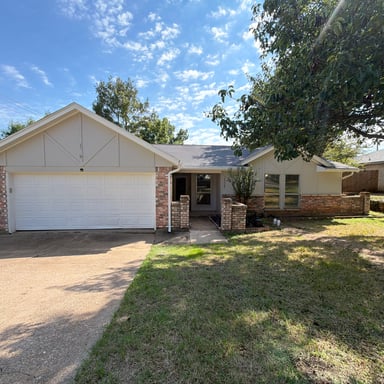 Property photo 1 of 2527 Holt Rd