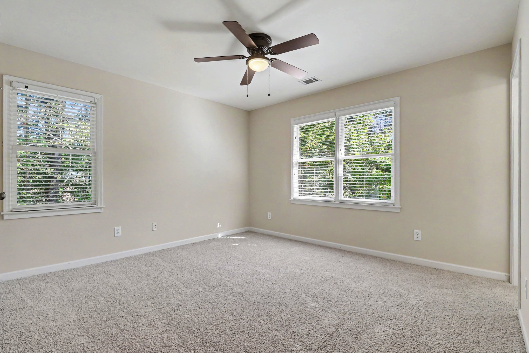 Photo 13 of 22 of 720 Barberry Dr, Alpharetta, GA