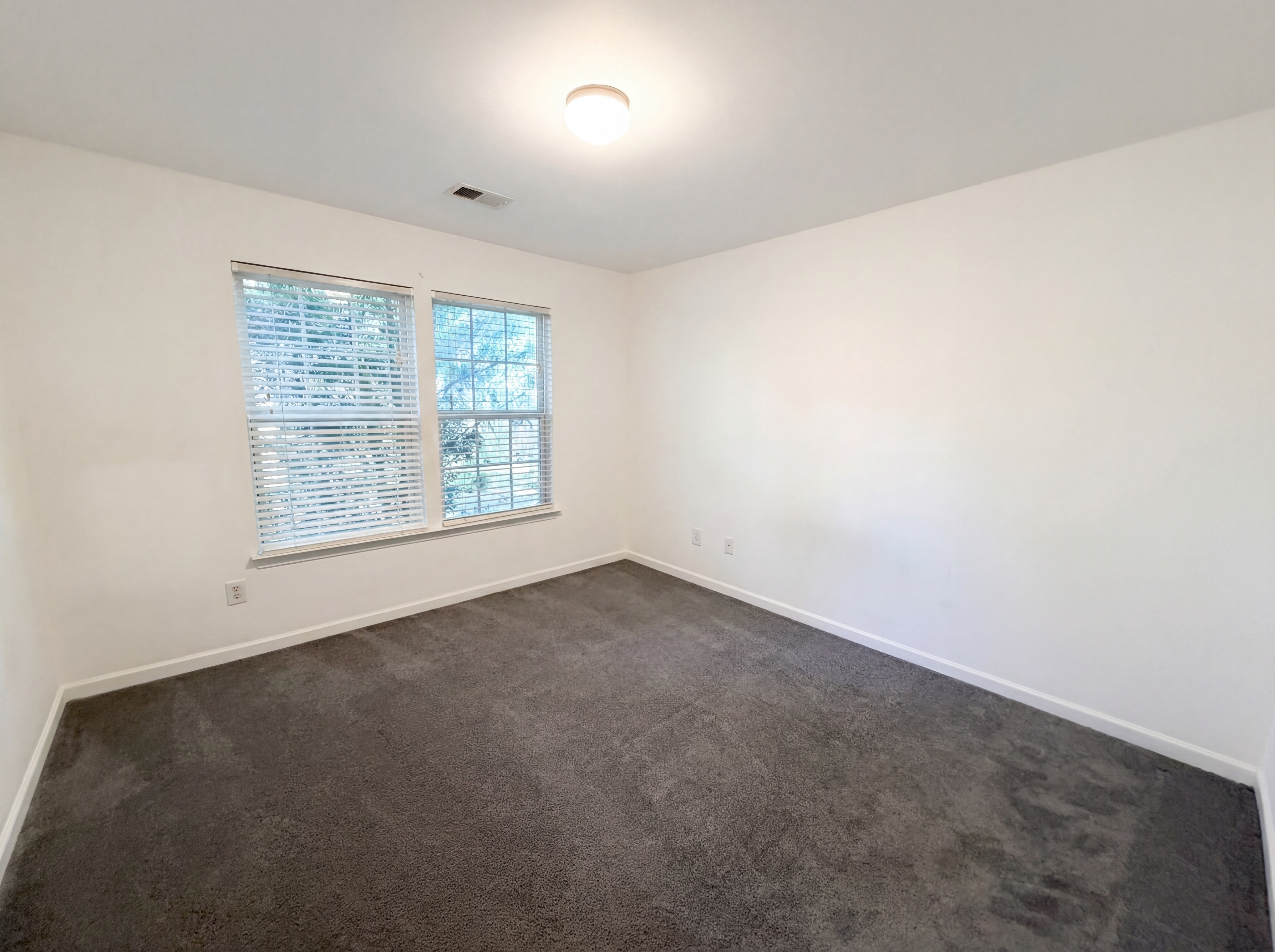 Photo 18 of 27 of 8692 Hickory Creek Ct, North Charleston, SC