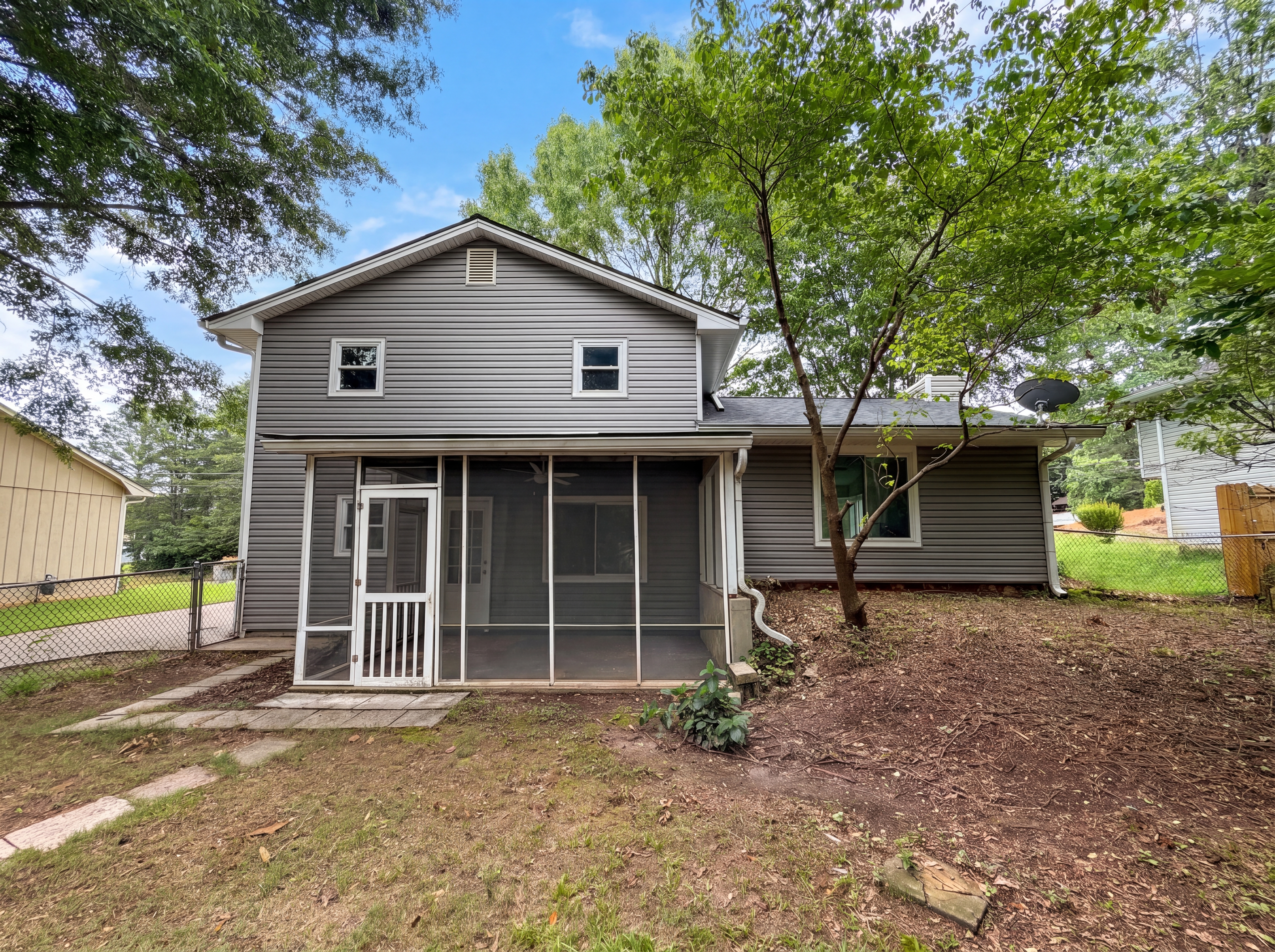 Photo 33 of 39 of 4909 Old Norcross Rd, Duluth, GA