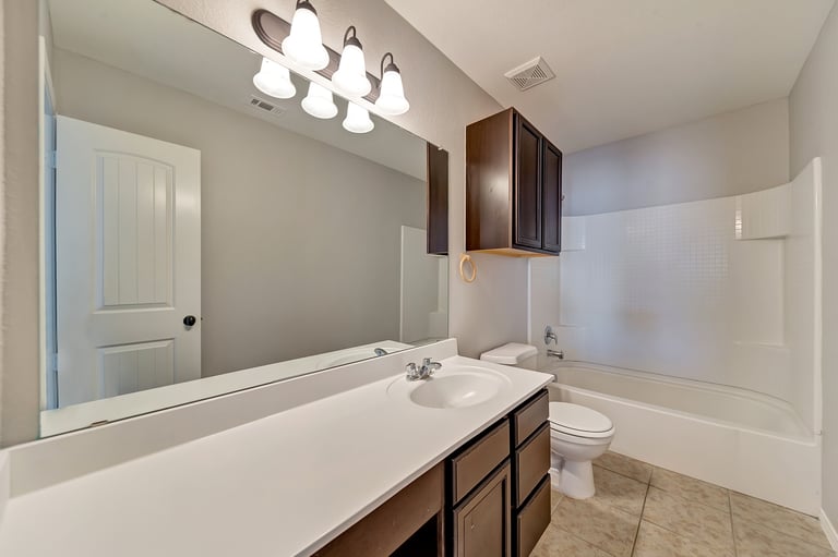 Photo 29 of 37 - 941 John Kennedy Dr, Saginaw, TX 76179