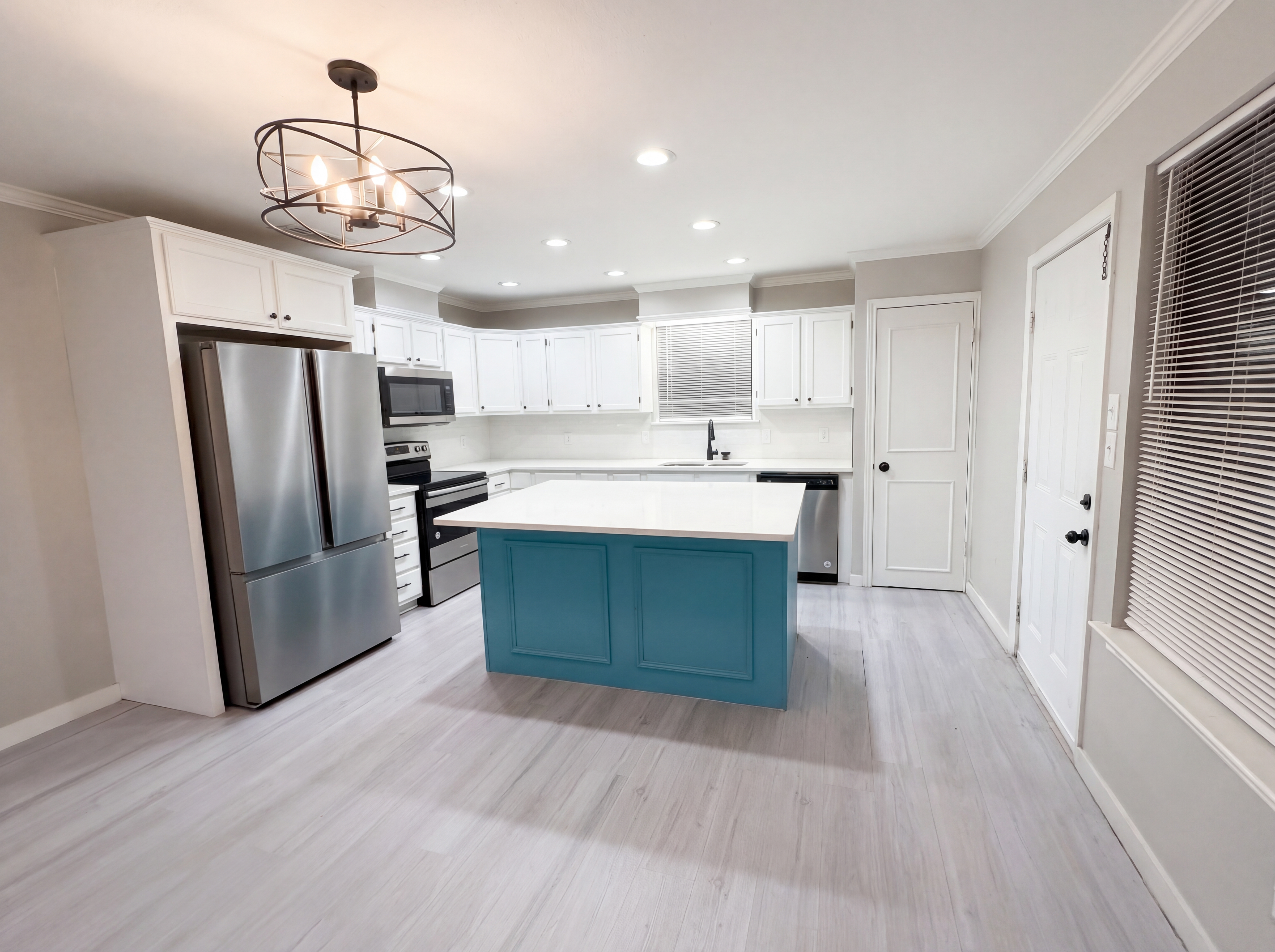 Photo 2 of 18 of 13214 Deepwater Cir, Corpus Christi, TX