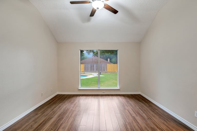 Photo 14 of 22 - 6312 Brookmont Ct, Arlington, TX 76018