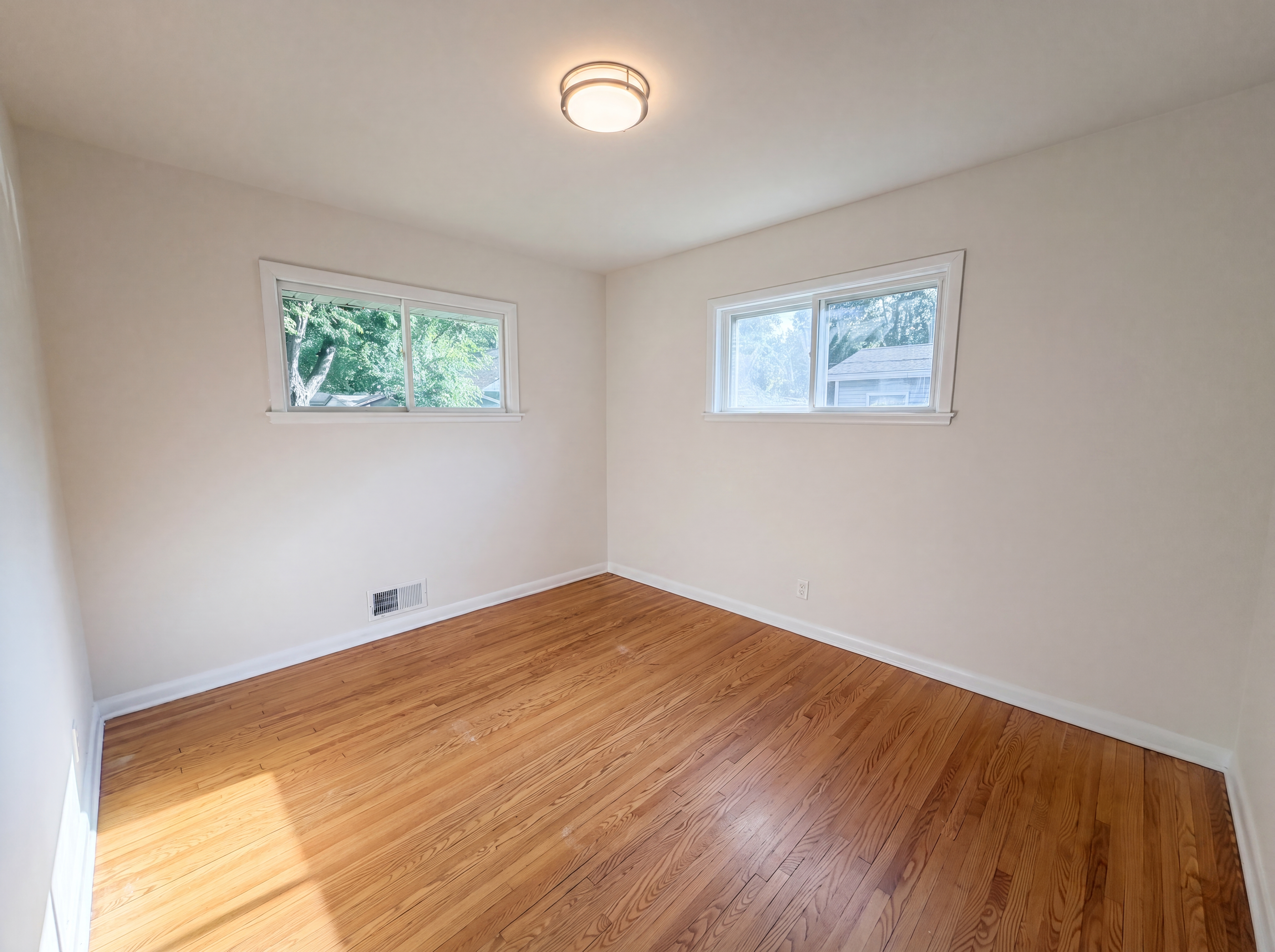 Photo 12 of 20 of 2128 Ronald Ave, White Bear Lake, MN