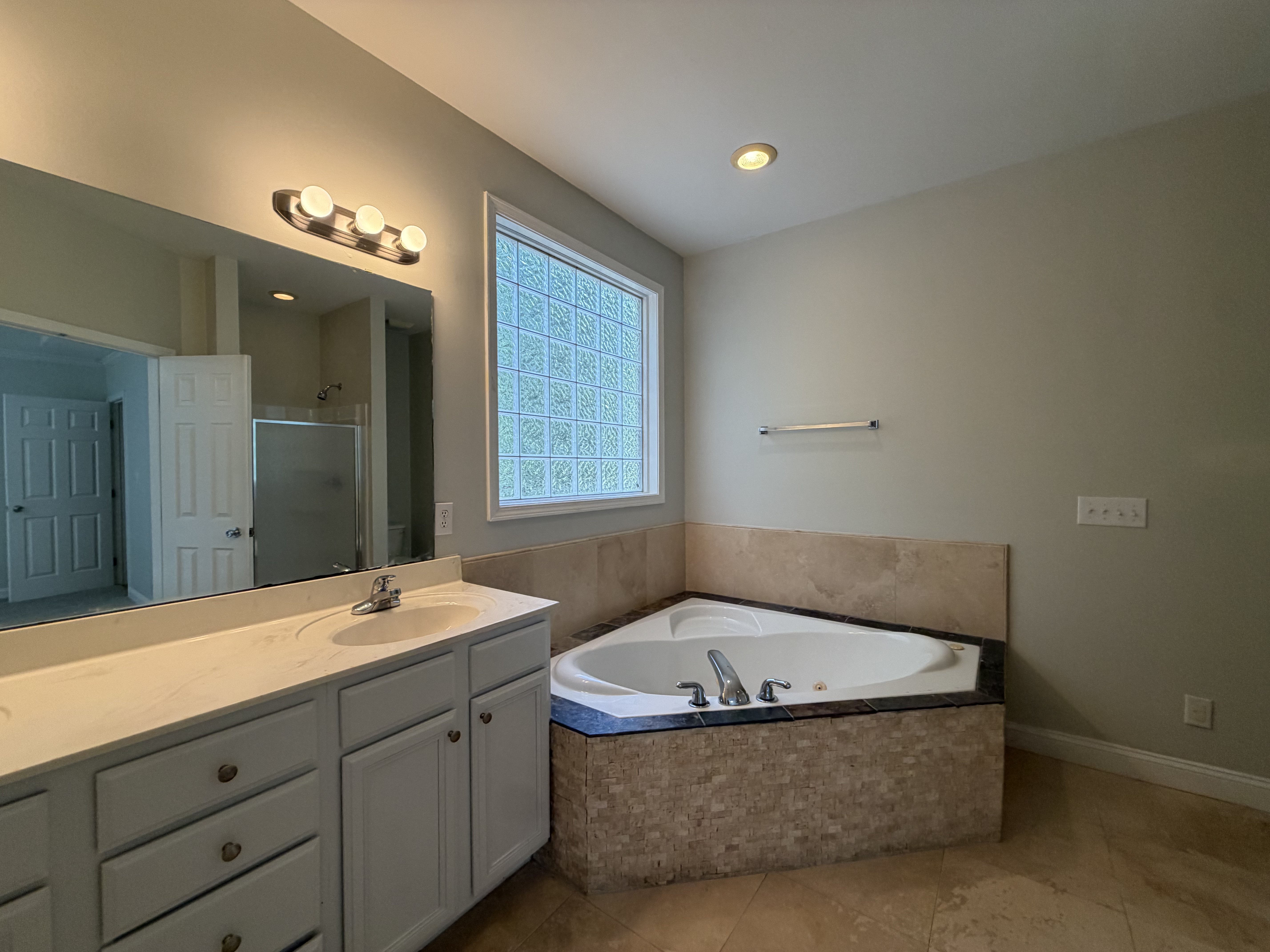 Photo 8 of 18 of 1202 Lansing Ave, Durham, NC