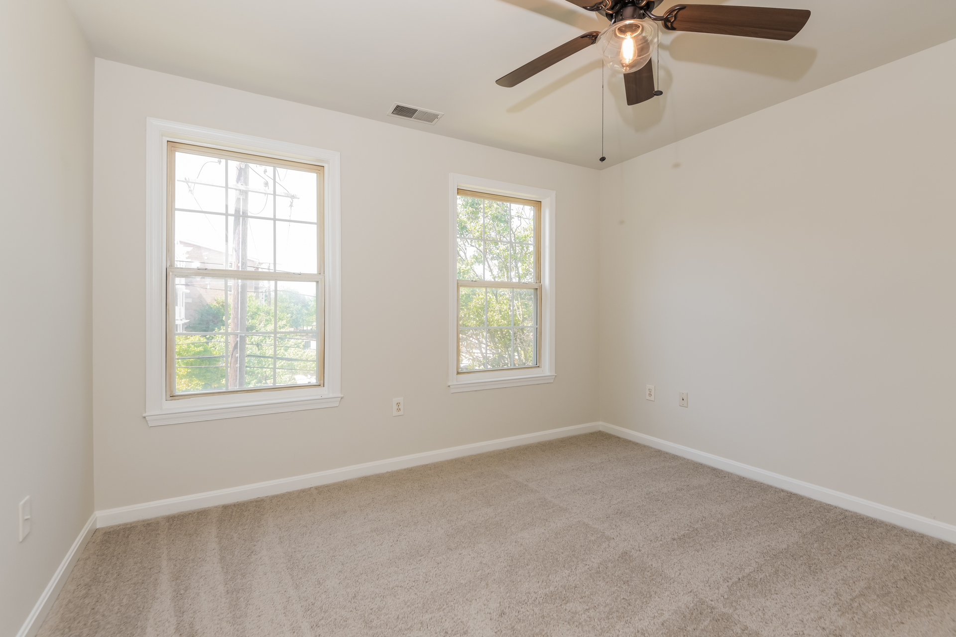 Photo 4 of 21 of 2710 Stanton Rd SE, Washington, DC
