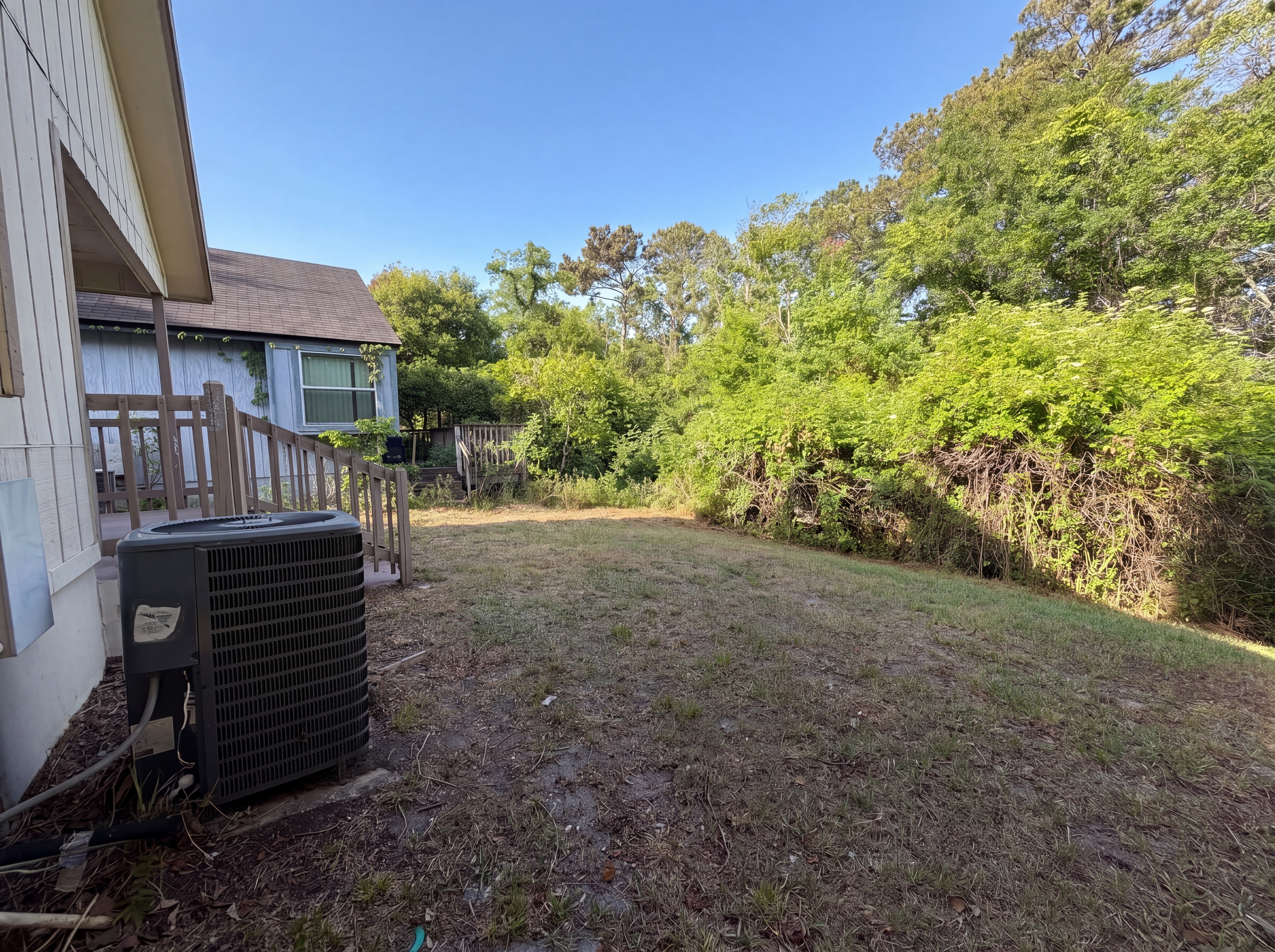 Photo 17 of 23 of 2512 Townsquare Dr, Jacksonville, FL