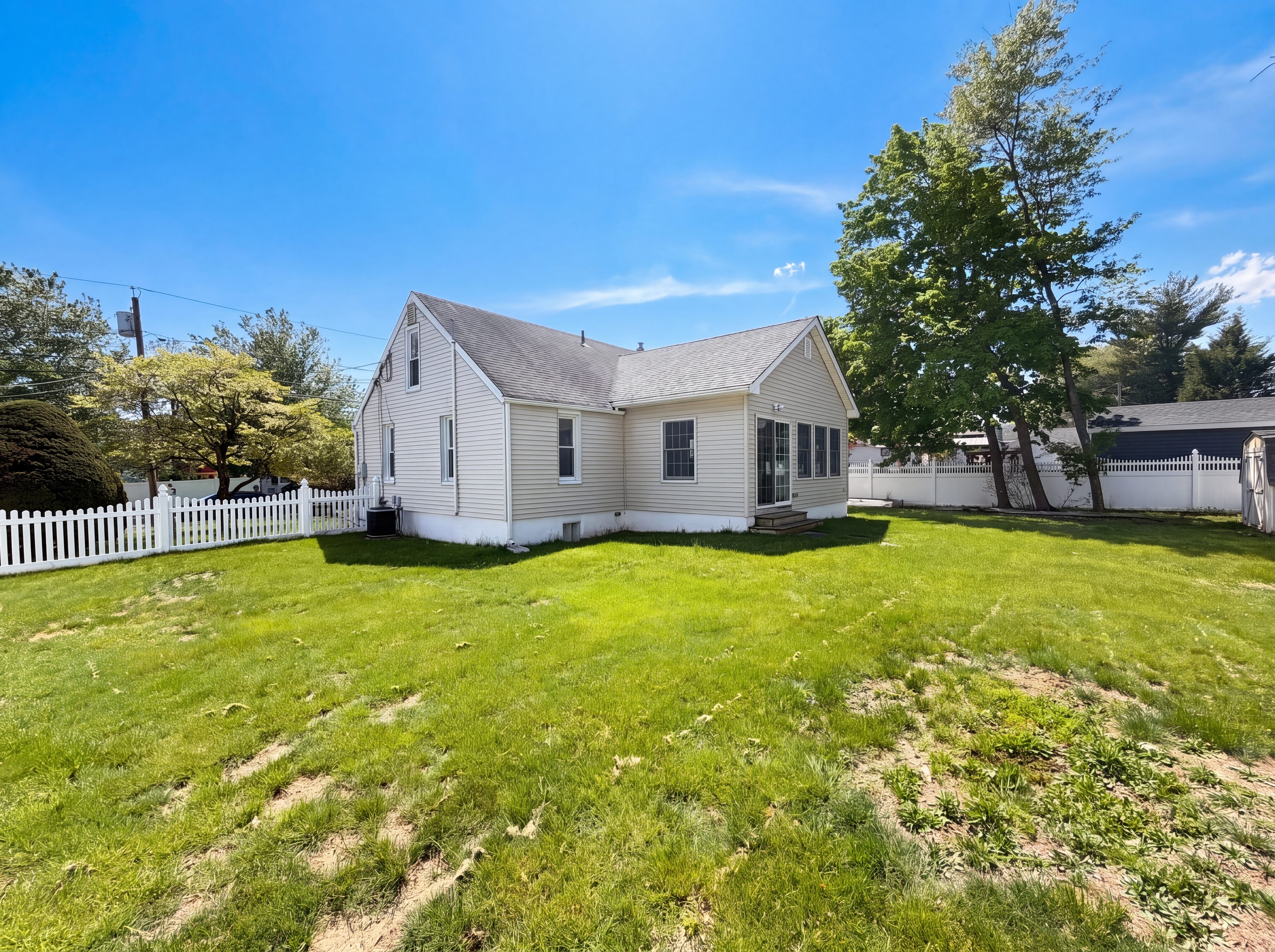 Photo 22 of 26 of 1760 Cedarwood Dr, Piscataway, NJ