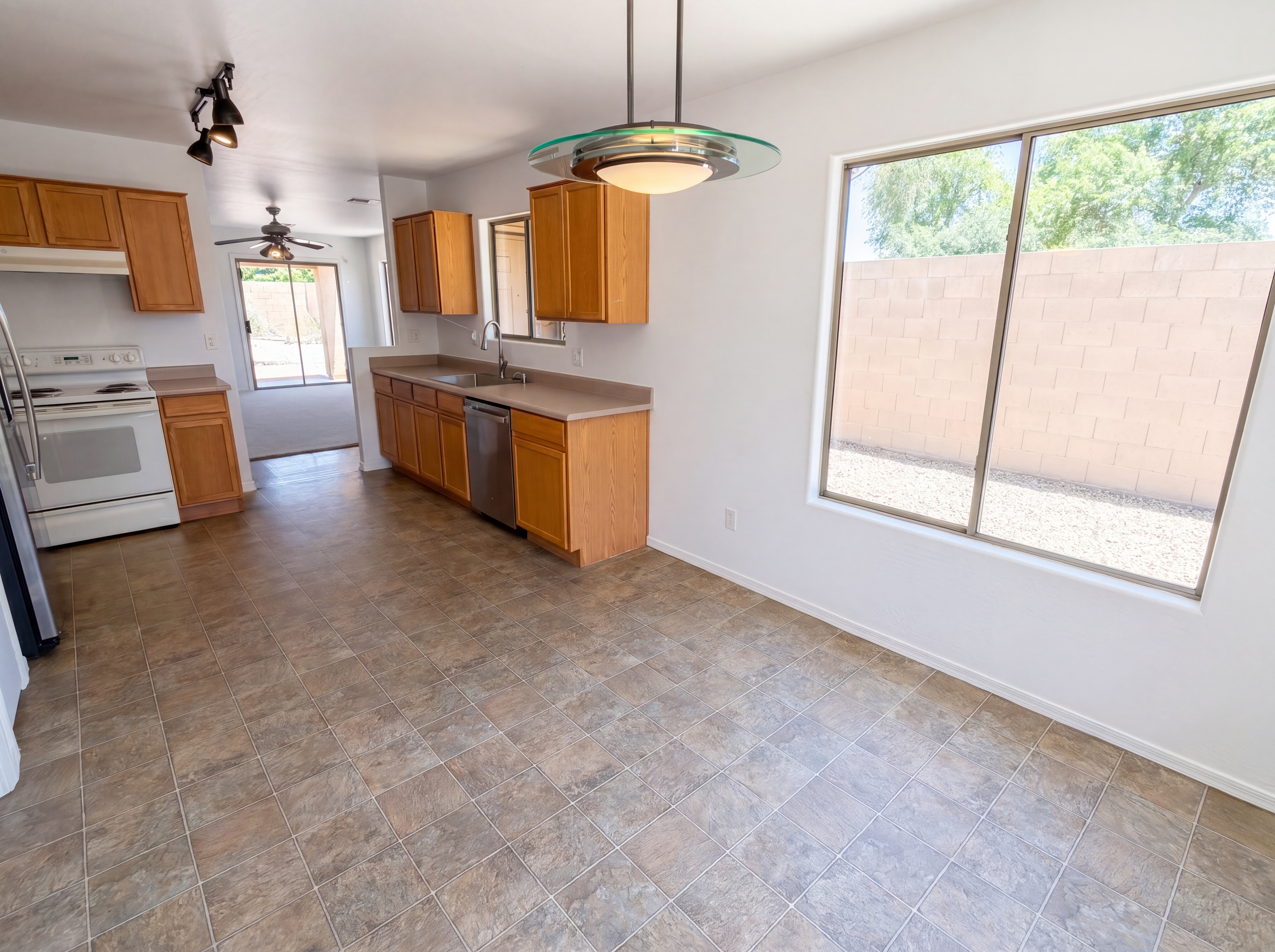 Photo 7 of 20 of 13702 W Marissa Dr, Litchfield Park, AZ