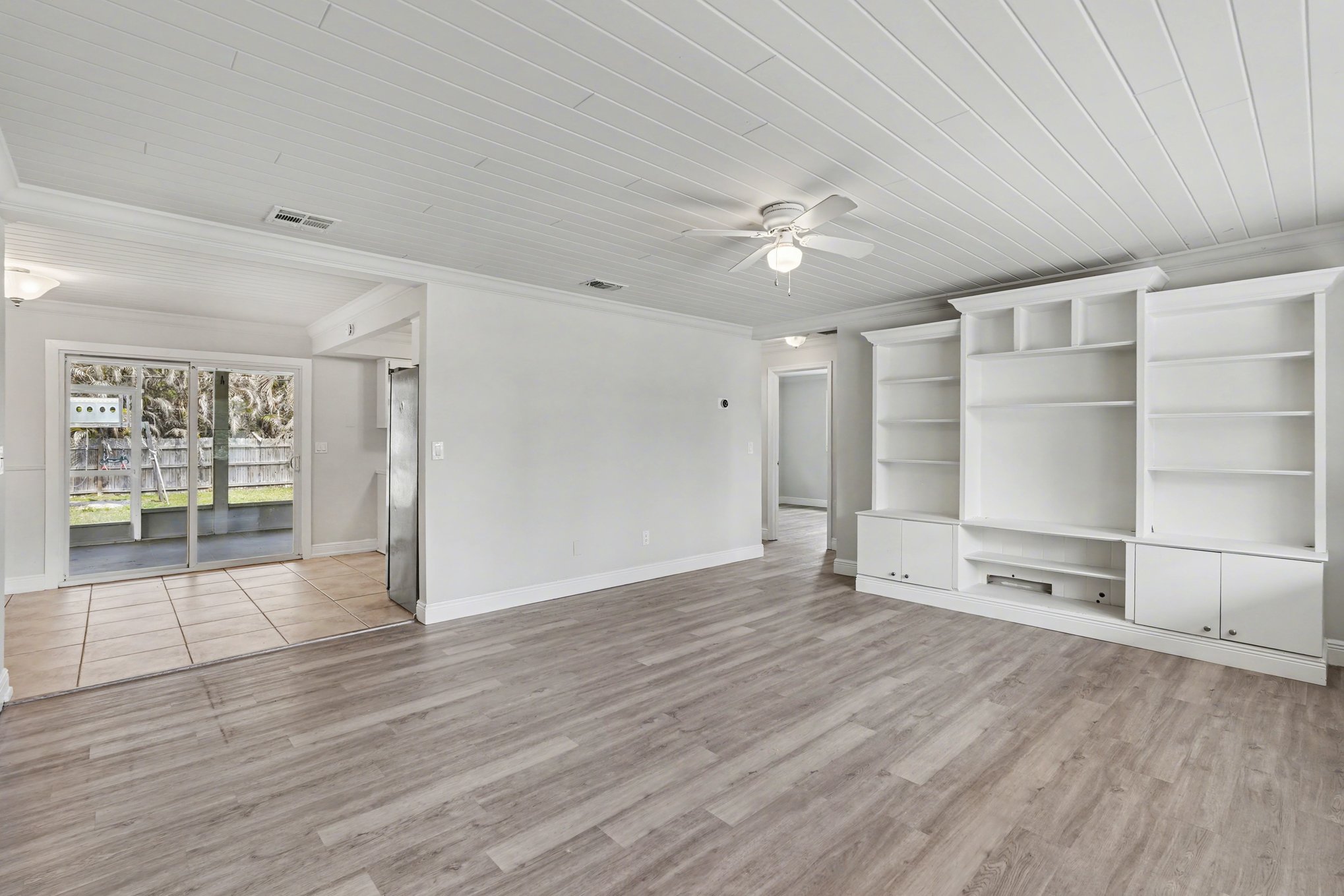 Photo 10 of 20 of 767 Rolling Hill Dr, Sebastian, FL