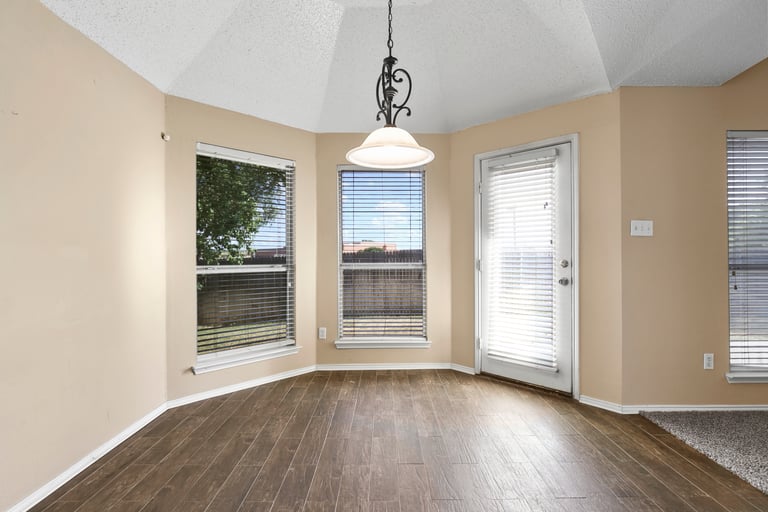 Photo 20 of 26 - 5028 San Jacinto Dr, Haltom City, TX 76137