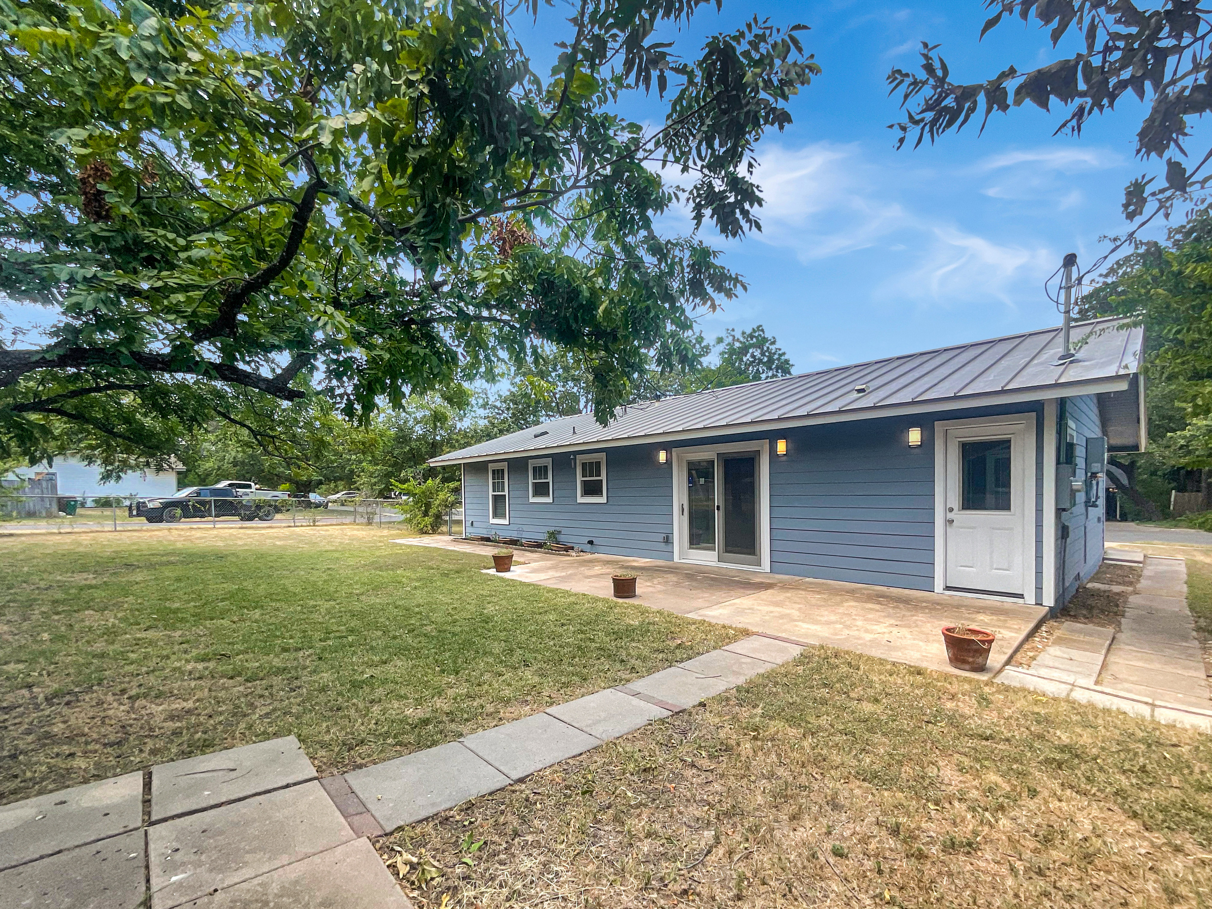 Photo 17 of 21 of 8801 Parkfield Dr, Austin, TX