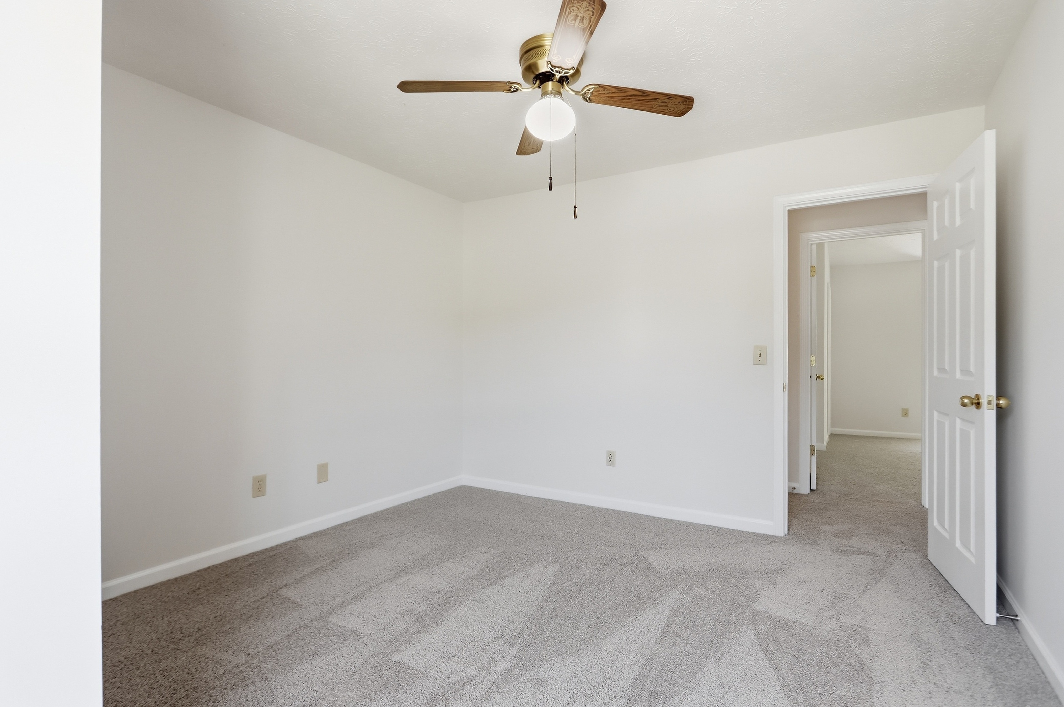 Photo 13 of 38 of 5430 Princeton Oaks Dr, Sugar Hill, GA