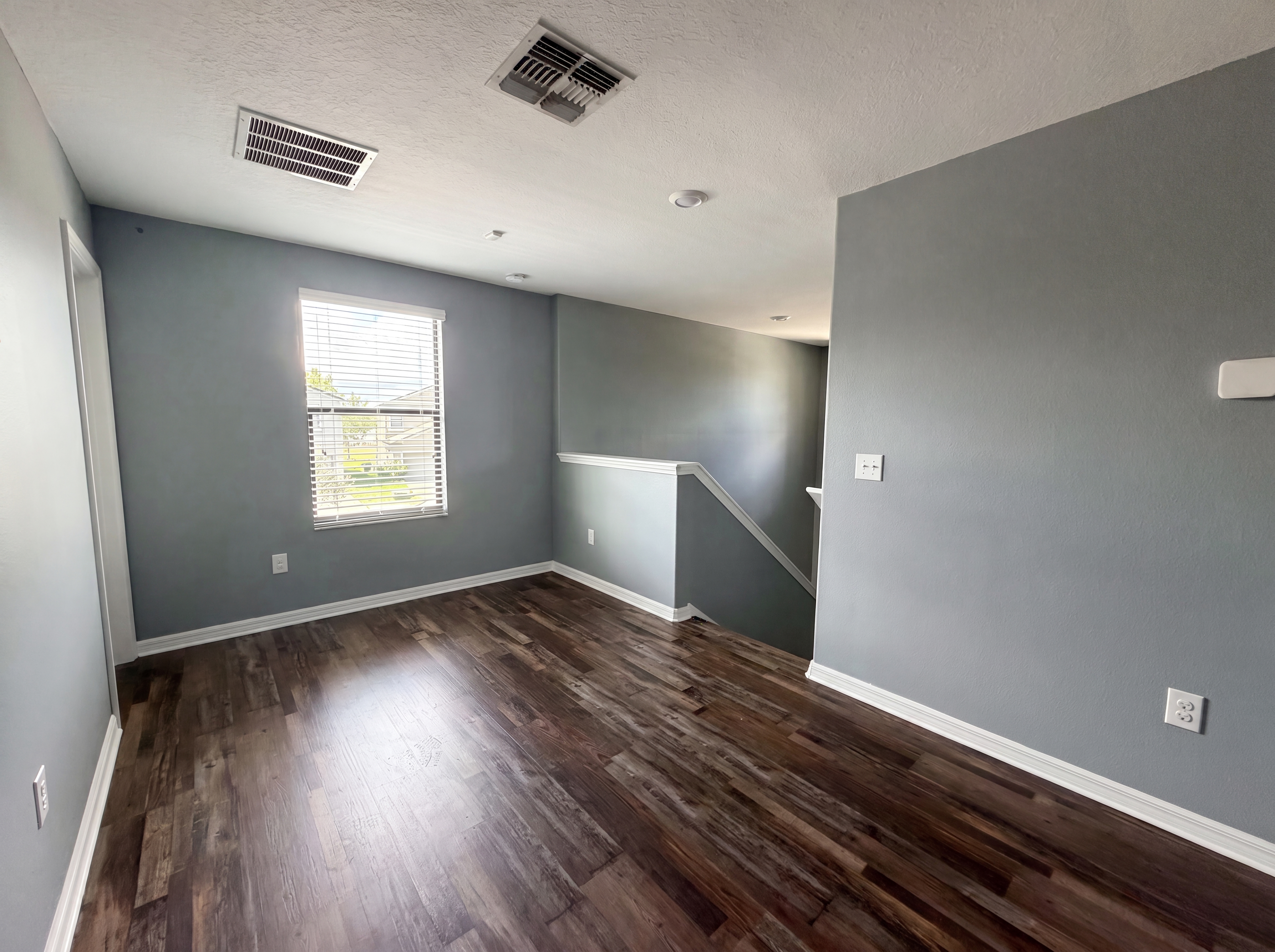 Photo 9 of 16 of 11126 Hudson Hills Ln, Riverview, FL