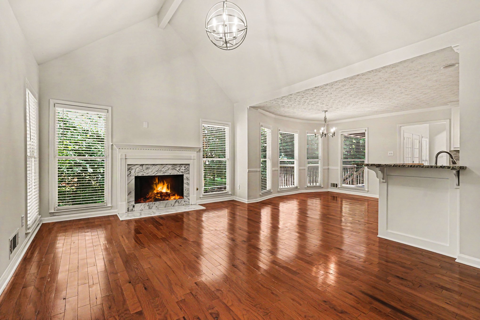 Photo 3 of 25 of 977 Sunny Glenn Ct, Lawrenceville, GA