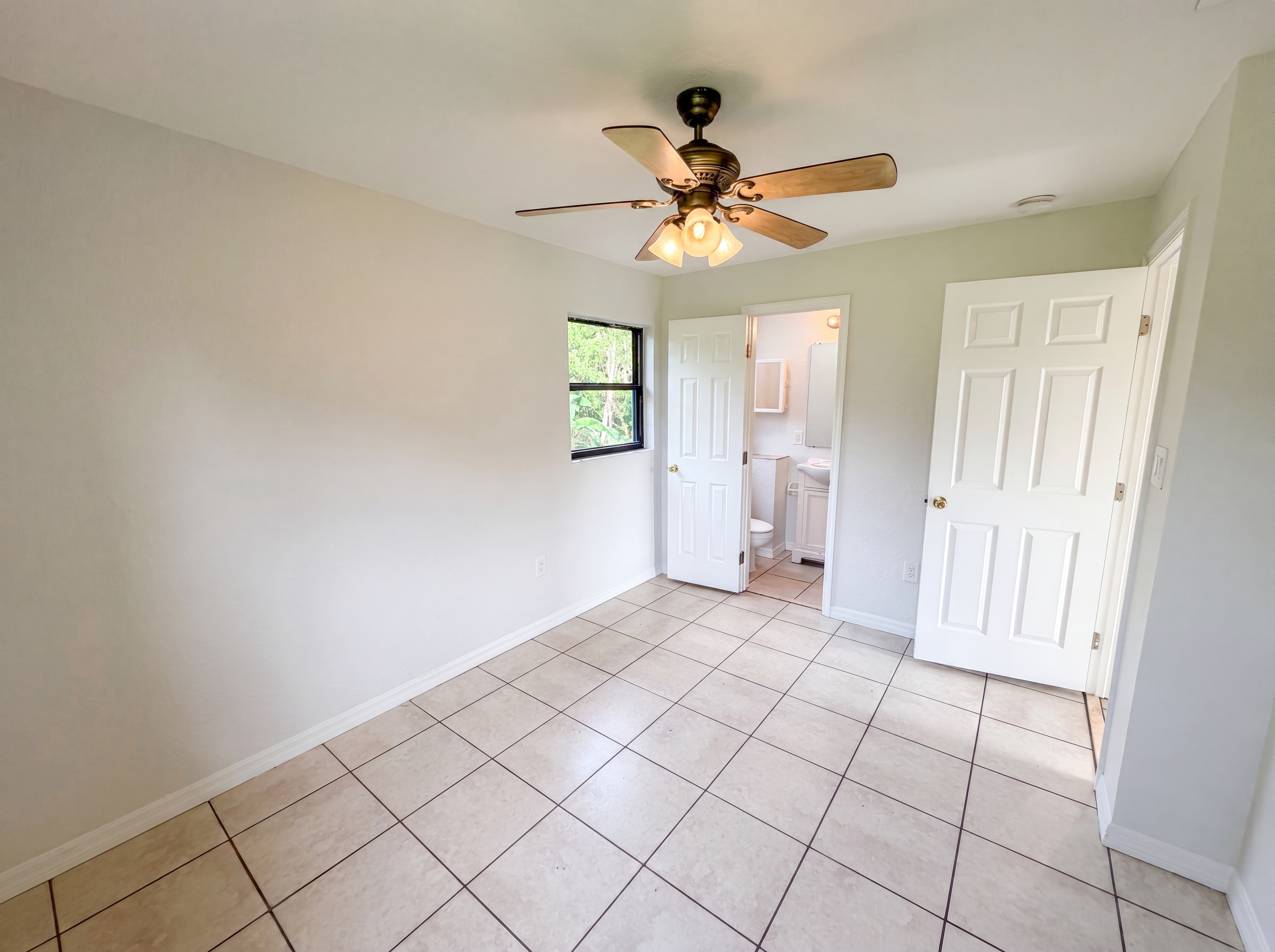 Photo 11 of 26 of 2535 Stratford Dr, Cocoa, FL