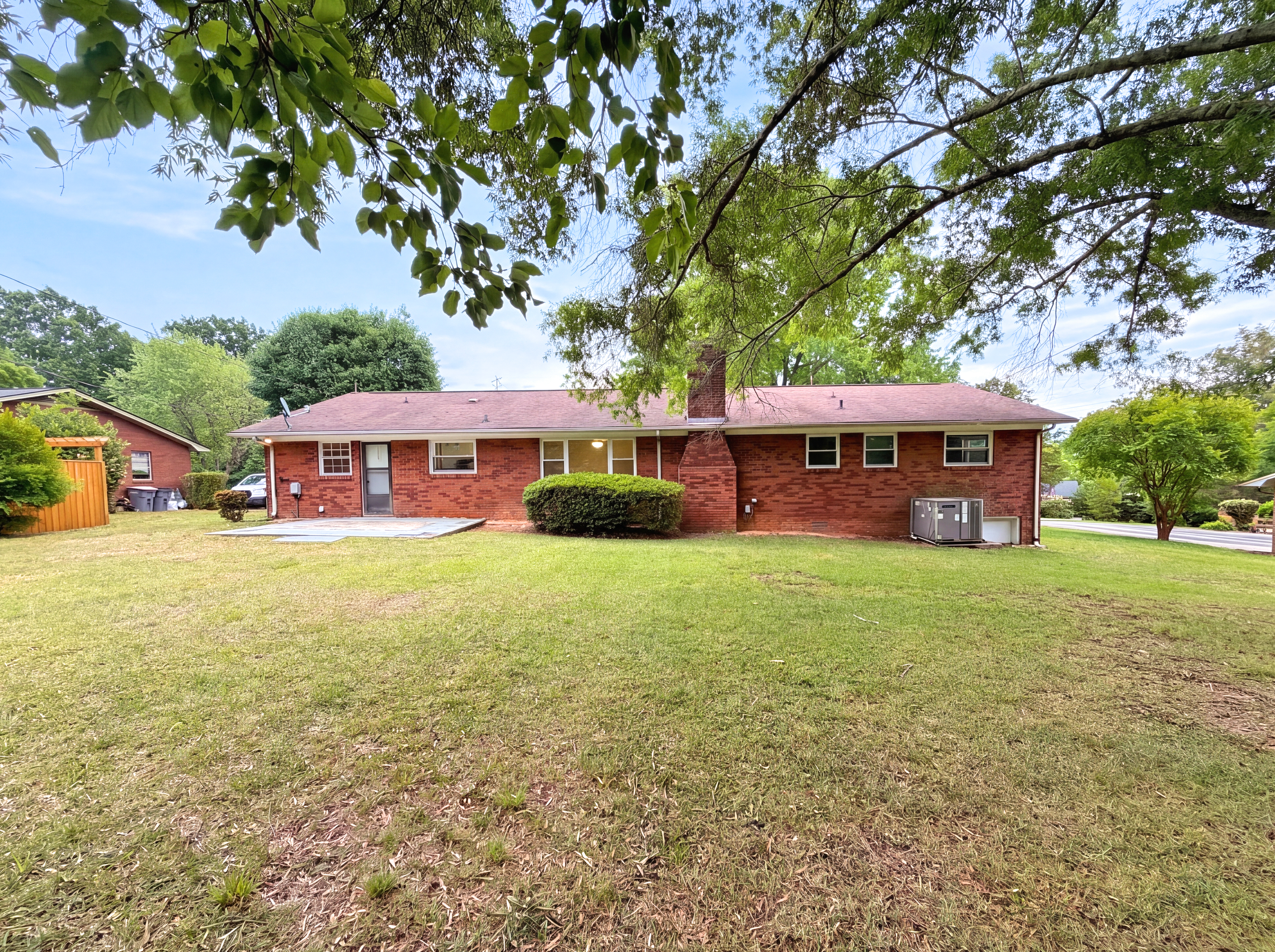 Photo 5 of 16 of 128 Greenview Dr, Kannapolis, NC