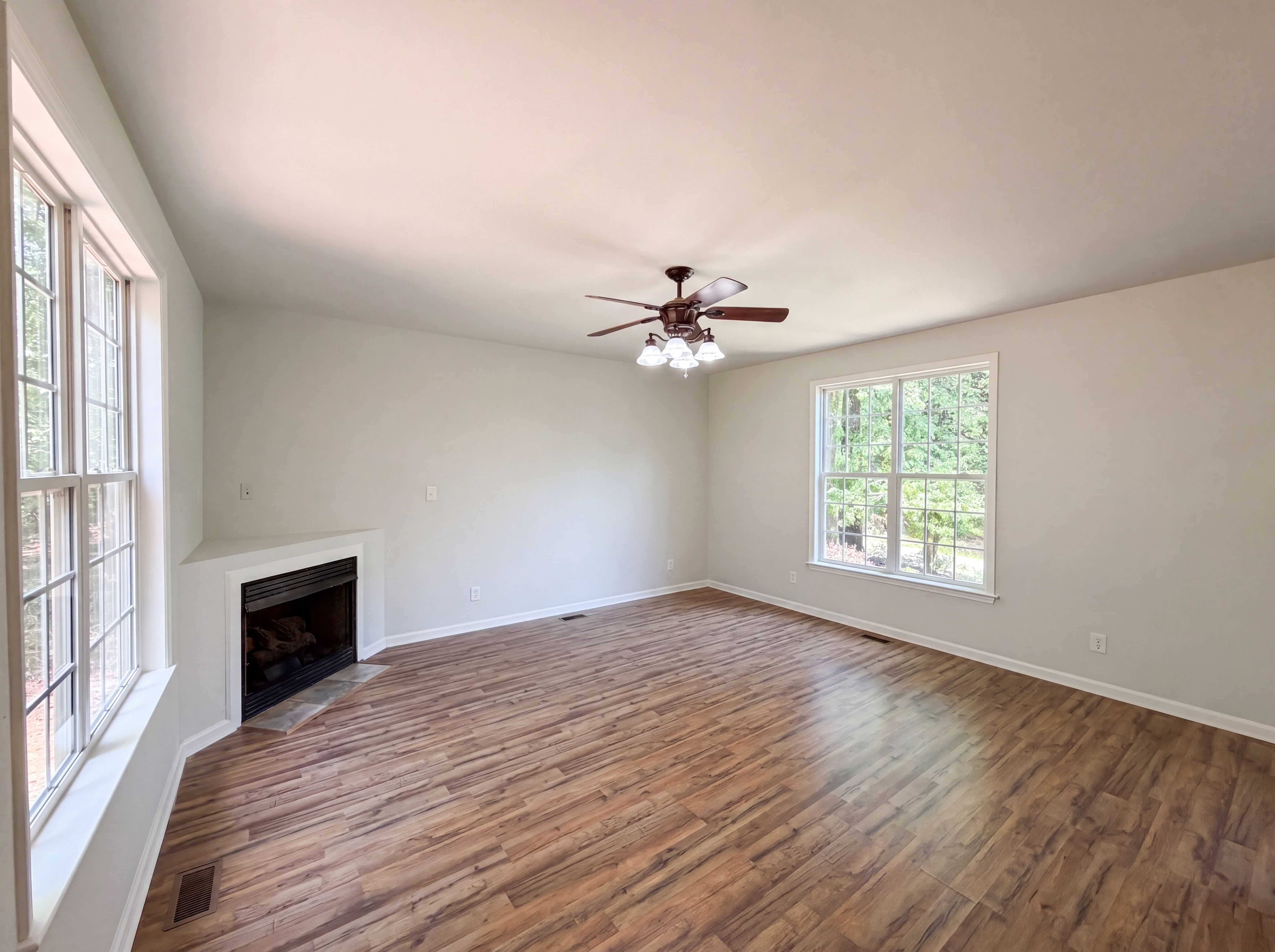 Photo 3 of 18 of 522 Shawnee Dr, Louisburg, NC