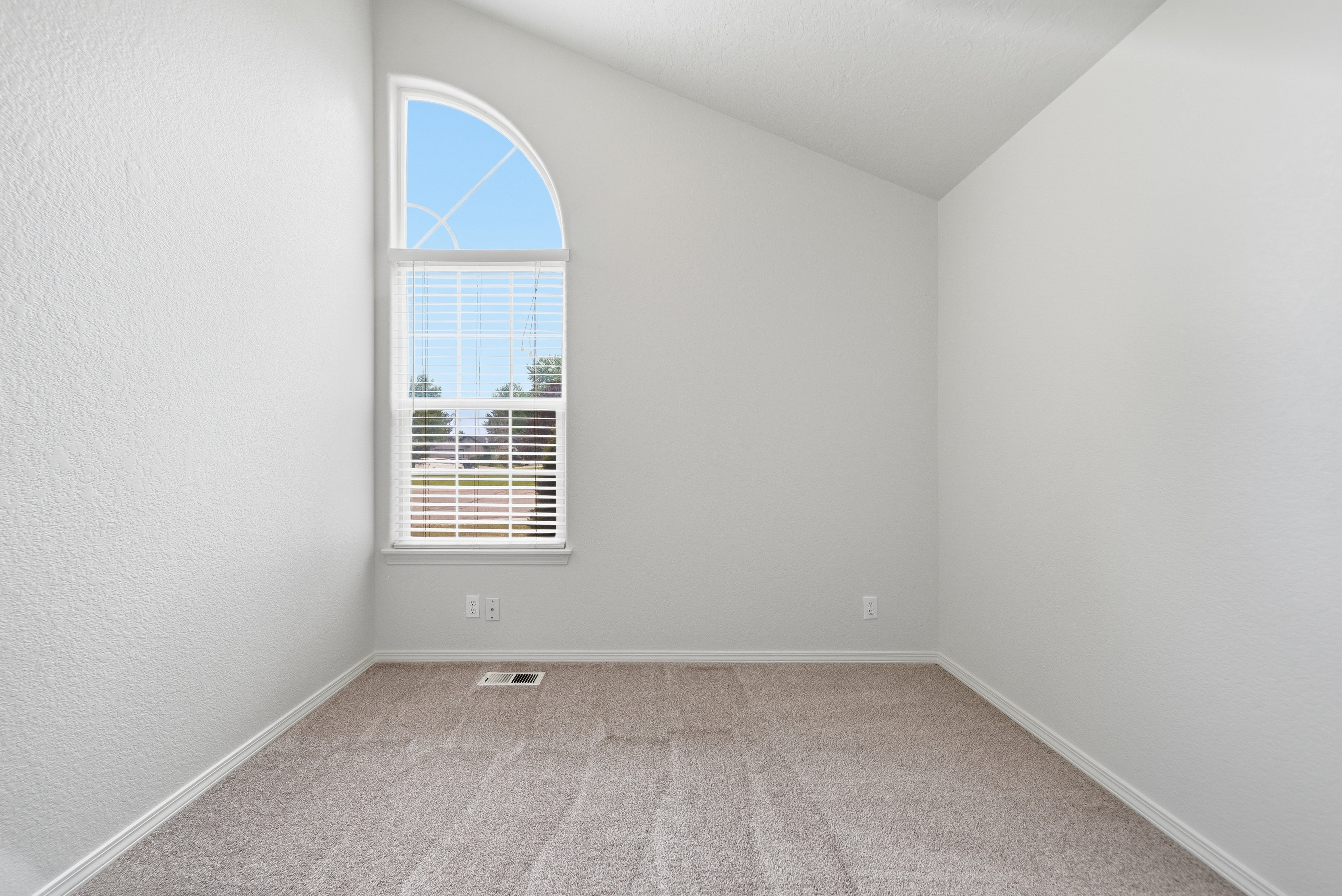 Photo 16 of 30 of 691 N Tidwell Way, Meridian, ID