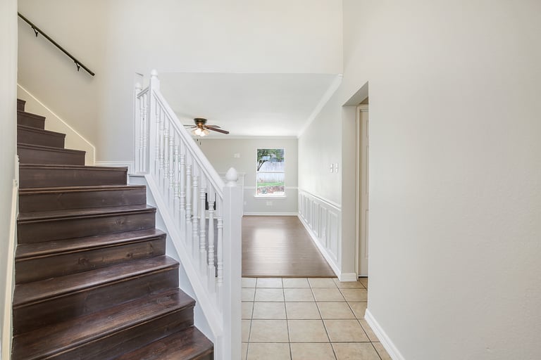 Photo 7 of 27 - 923 Silver Streak Dr, Saginaw, TX 76131