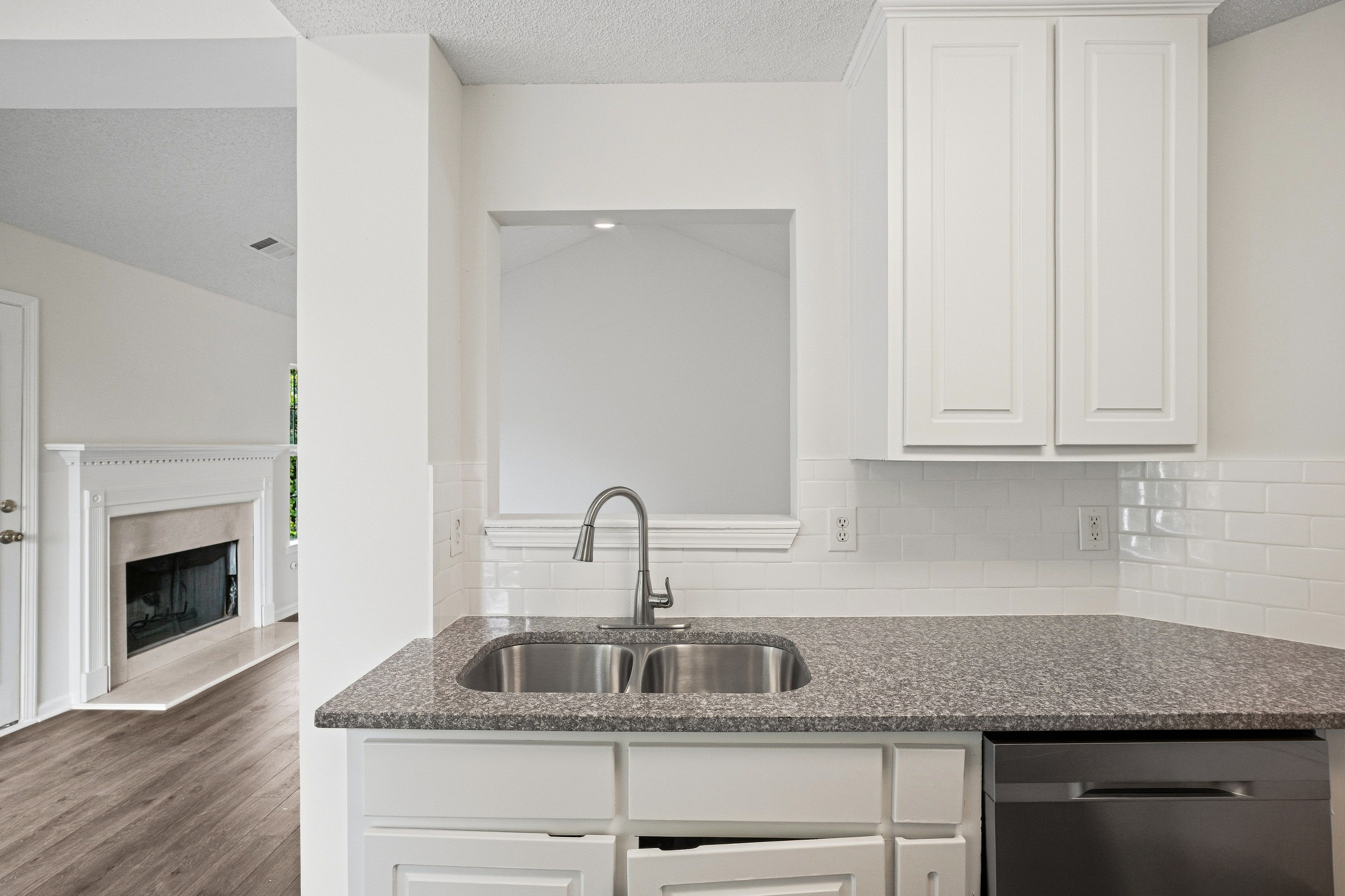 Photo 13 of 36 of 5129 Buchli Crest Ct, Lithonia, GA