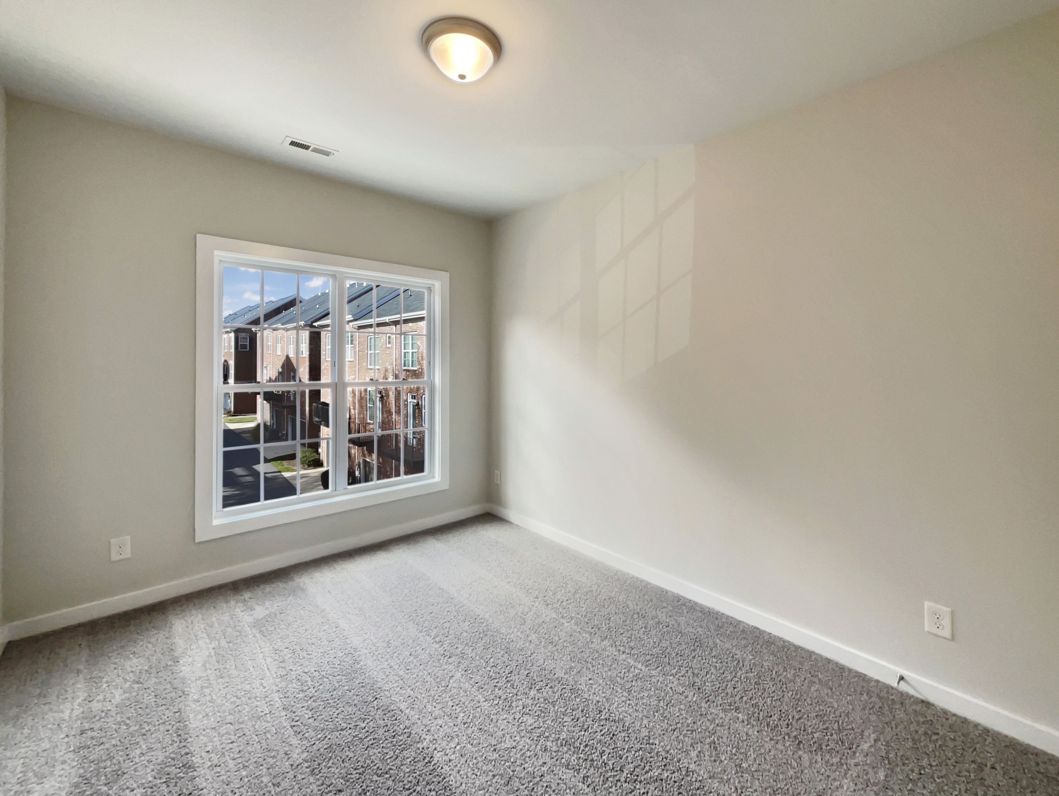 Photo 3 of 22 of 2321 Silver Crescent Dr, Charlotte, NC