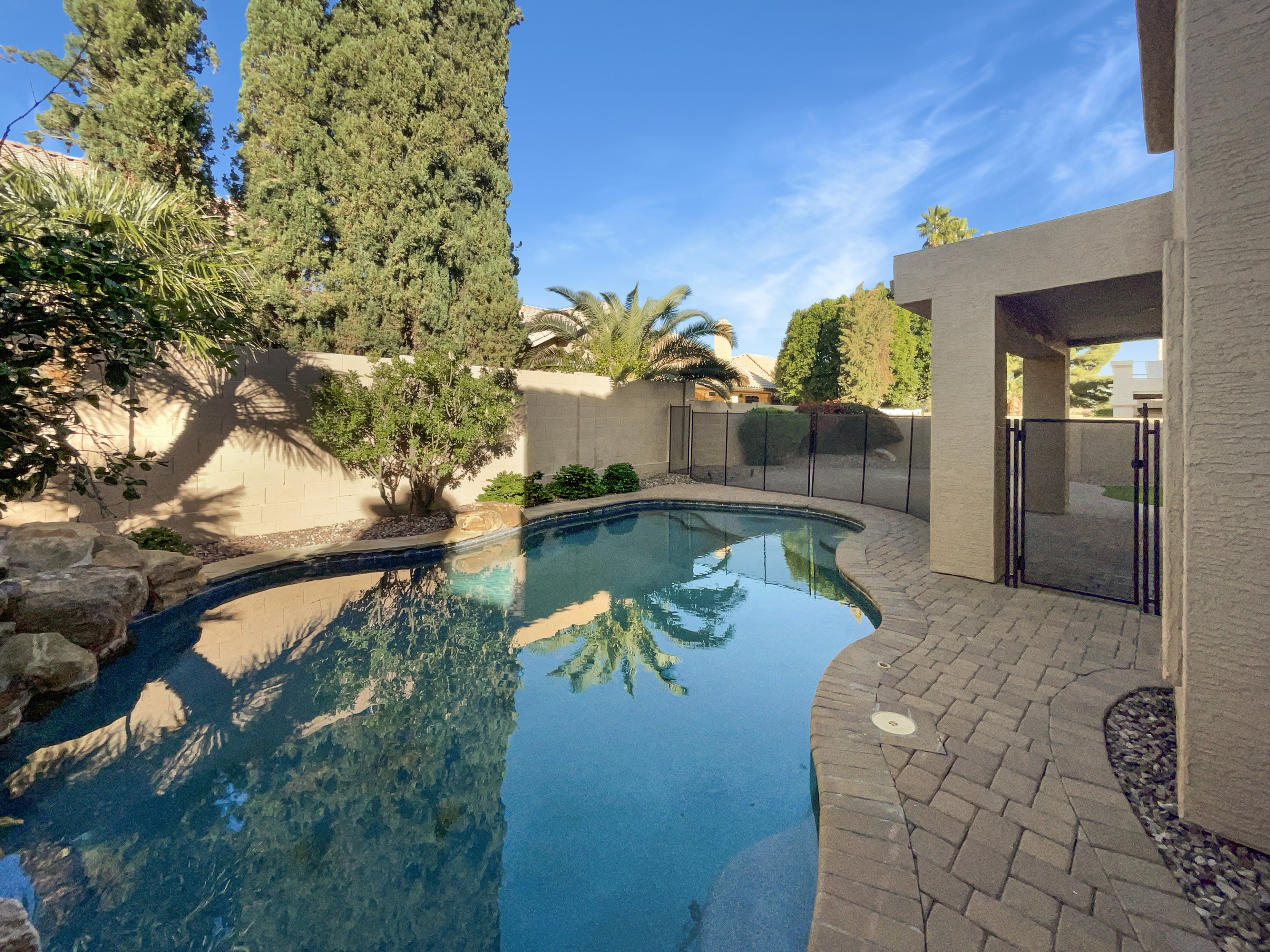 Photo 12 of 26 of 1616 E Glenhaven Dr, Phoenix, AZ