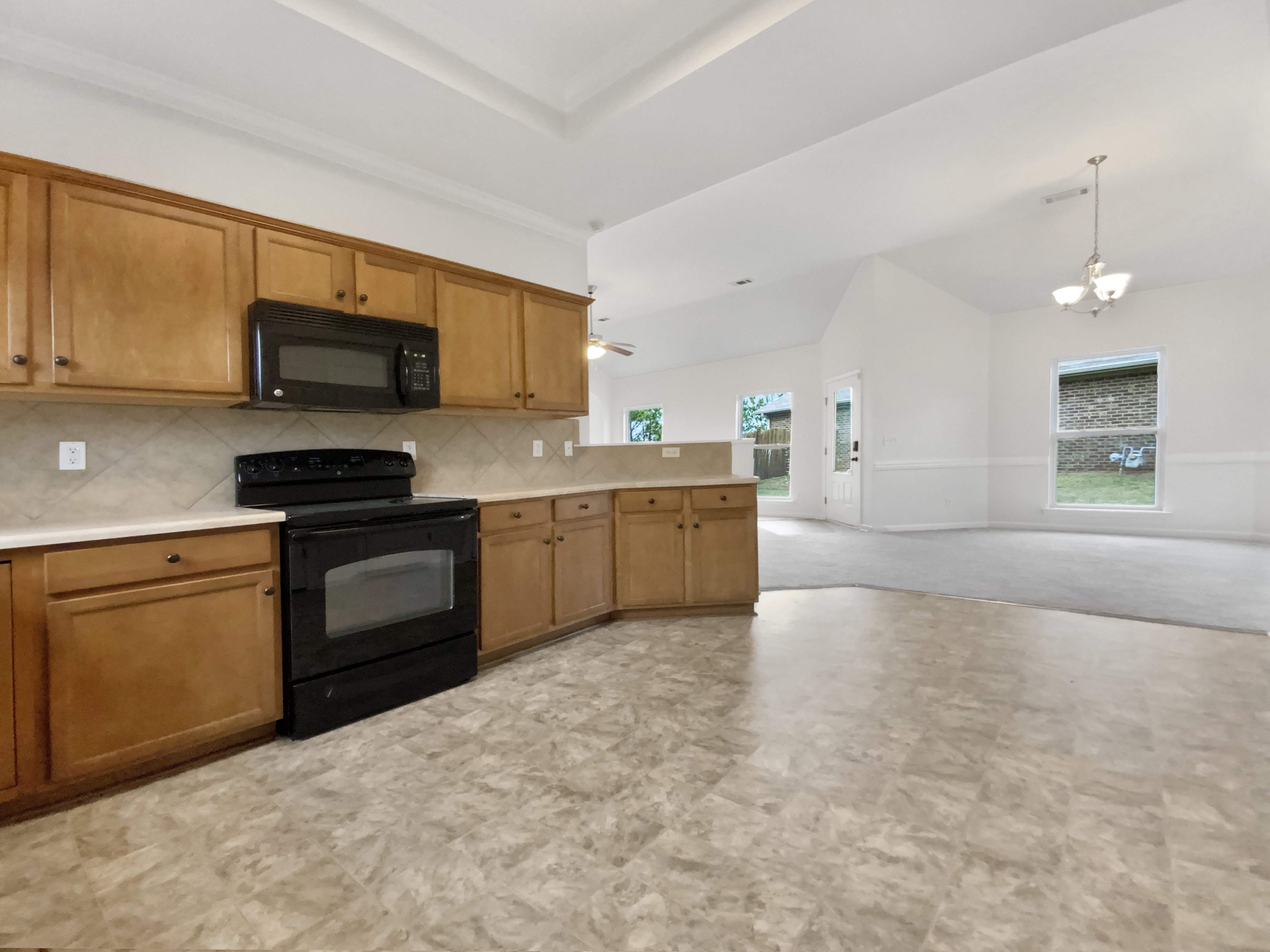Photo 7 of 19 of 4555 Rosser Loop Dr, Bessemer, AL